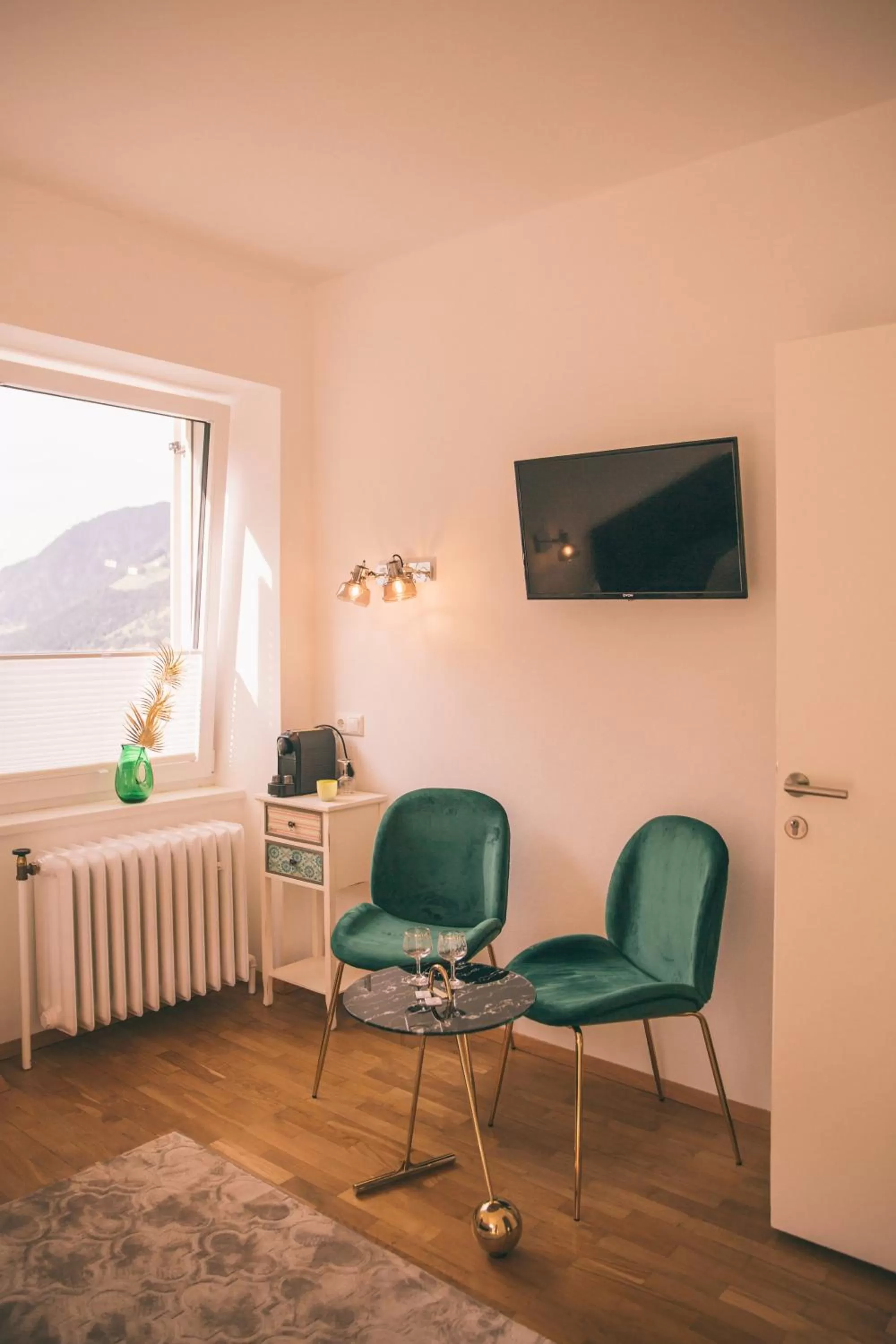 Photo of the whole room, TV/Entertainment Center in Nefer, Haus