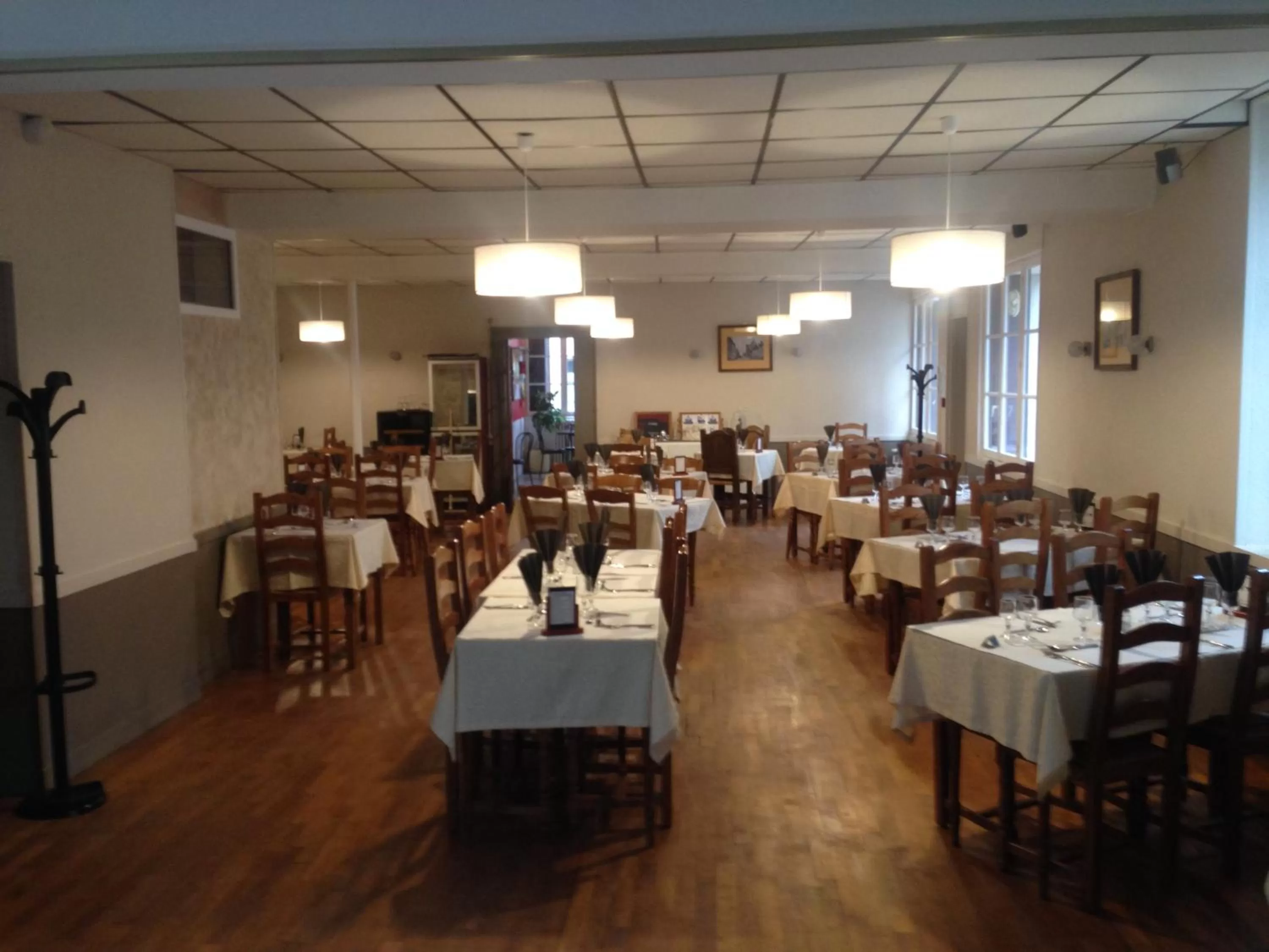 Restaurant/Places to Eat in Hotel Notre Dame