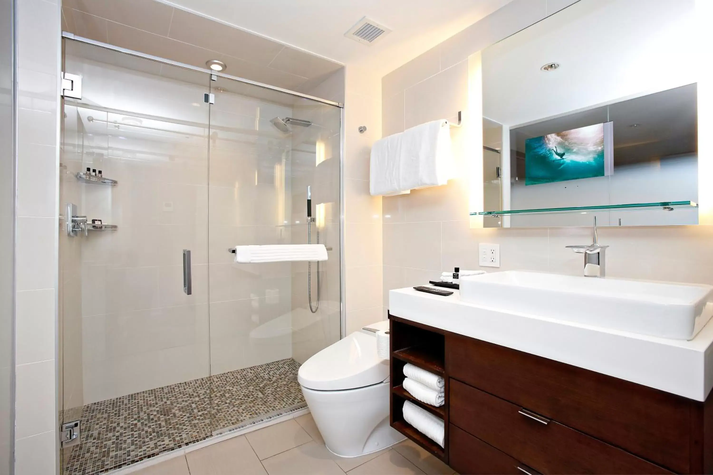 Double Standard Room in The J House Greenwich Hotel Double Standard Room in The J House Greenwich Hotel