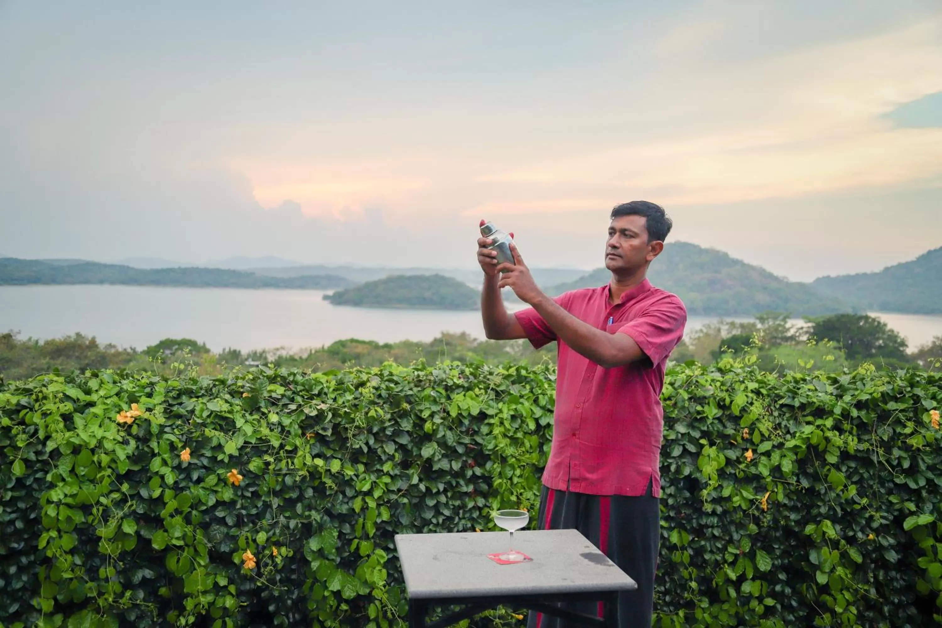 Food and drinks in Lavendish Lake Giritale - Former Giritale Hotel
