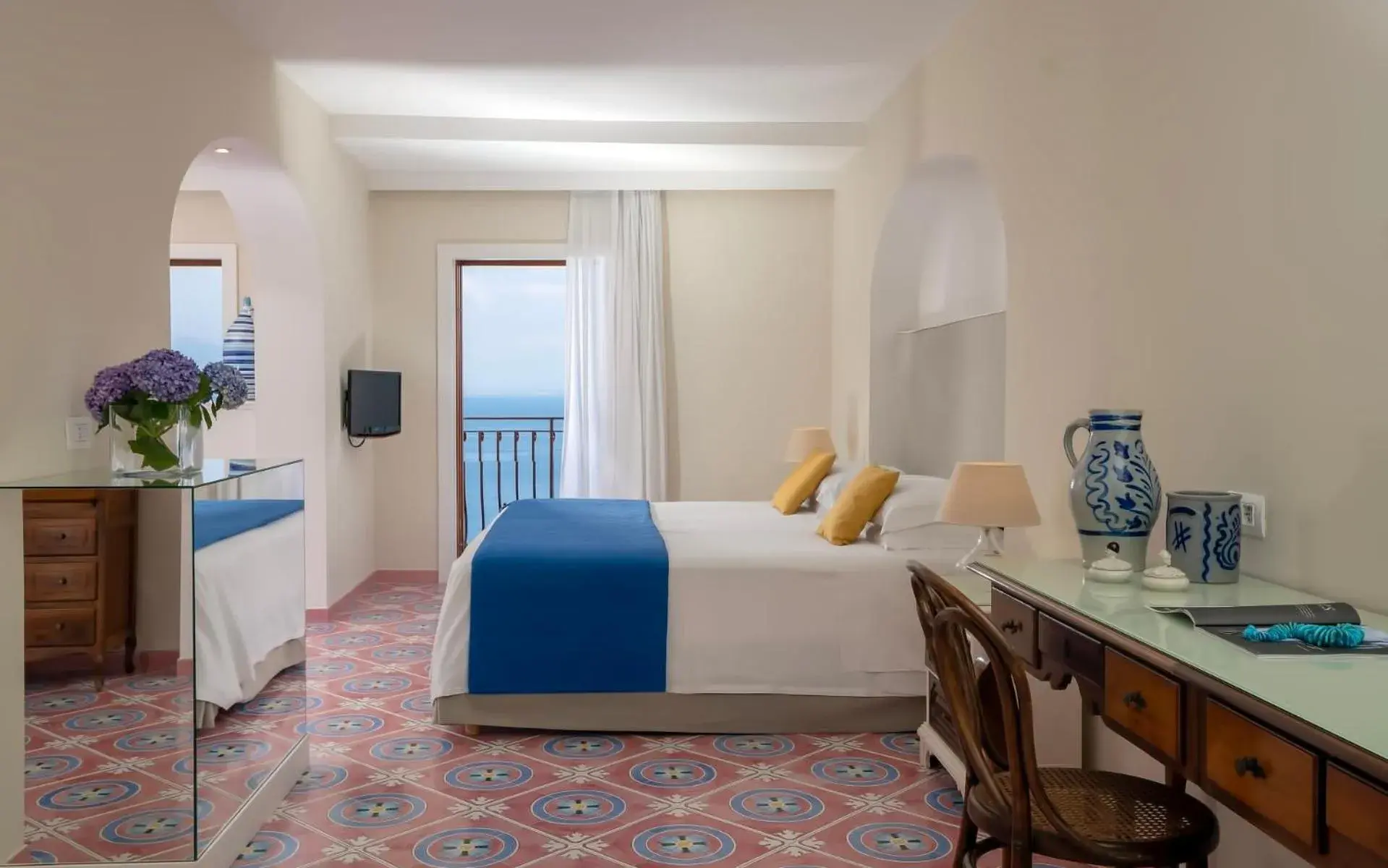 Superior Suite with Terrace and Sea View in Hotel Belair Superior Suite with Terrace and Sea View in Hotel Belair