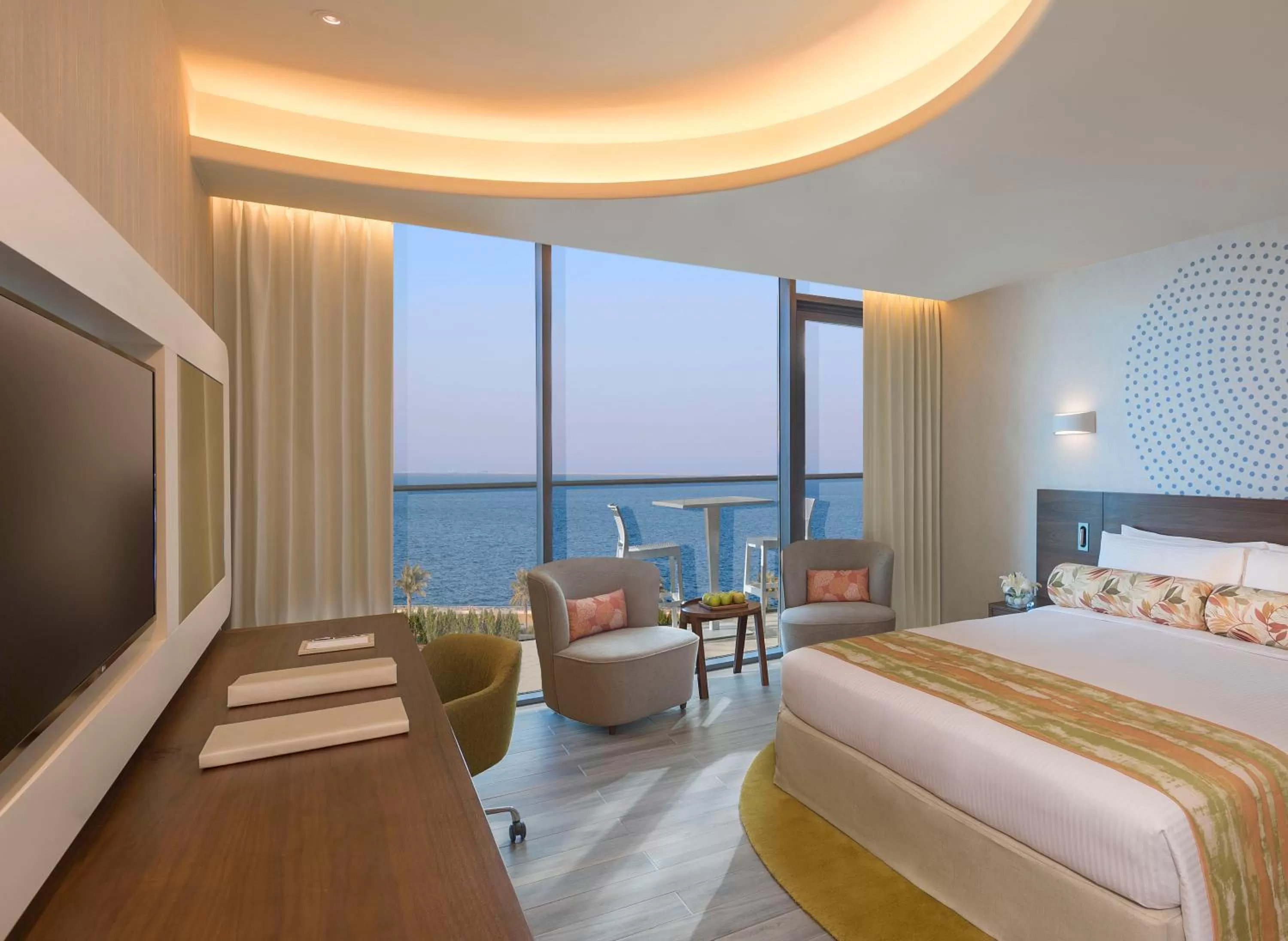 Photo of the whole room, Bed in The Retreat Palm Dubai MGallery by Sofitel