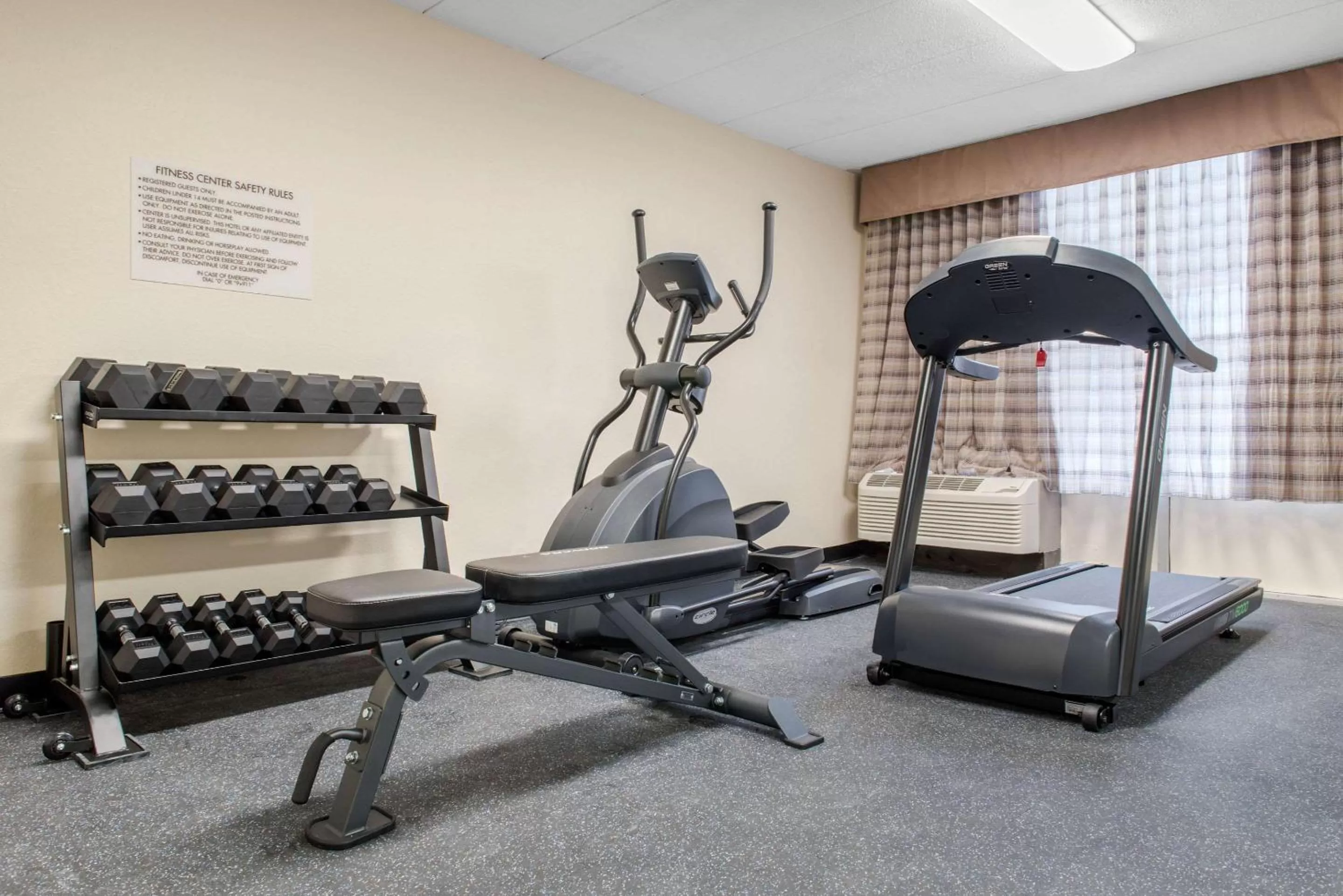 Fitness centre/facilities in Quality Inn and Conference Center