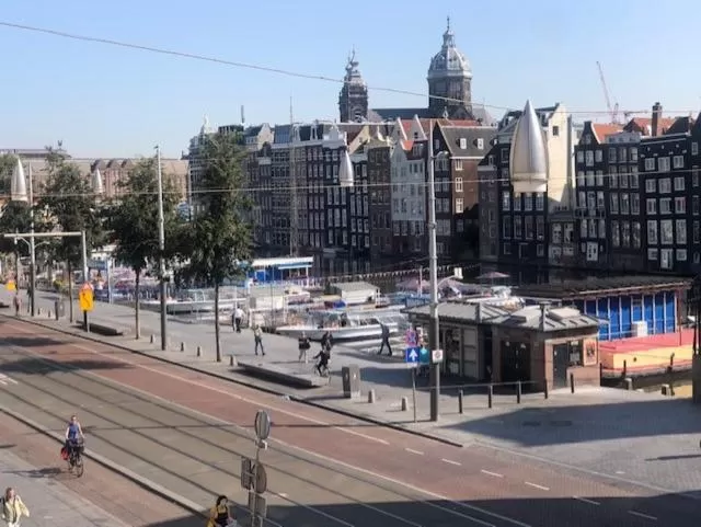 Day in Delta Hotel City Center