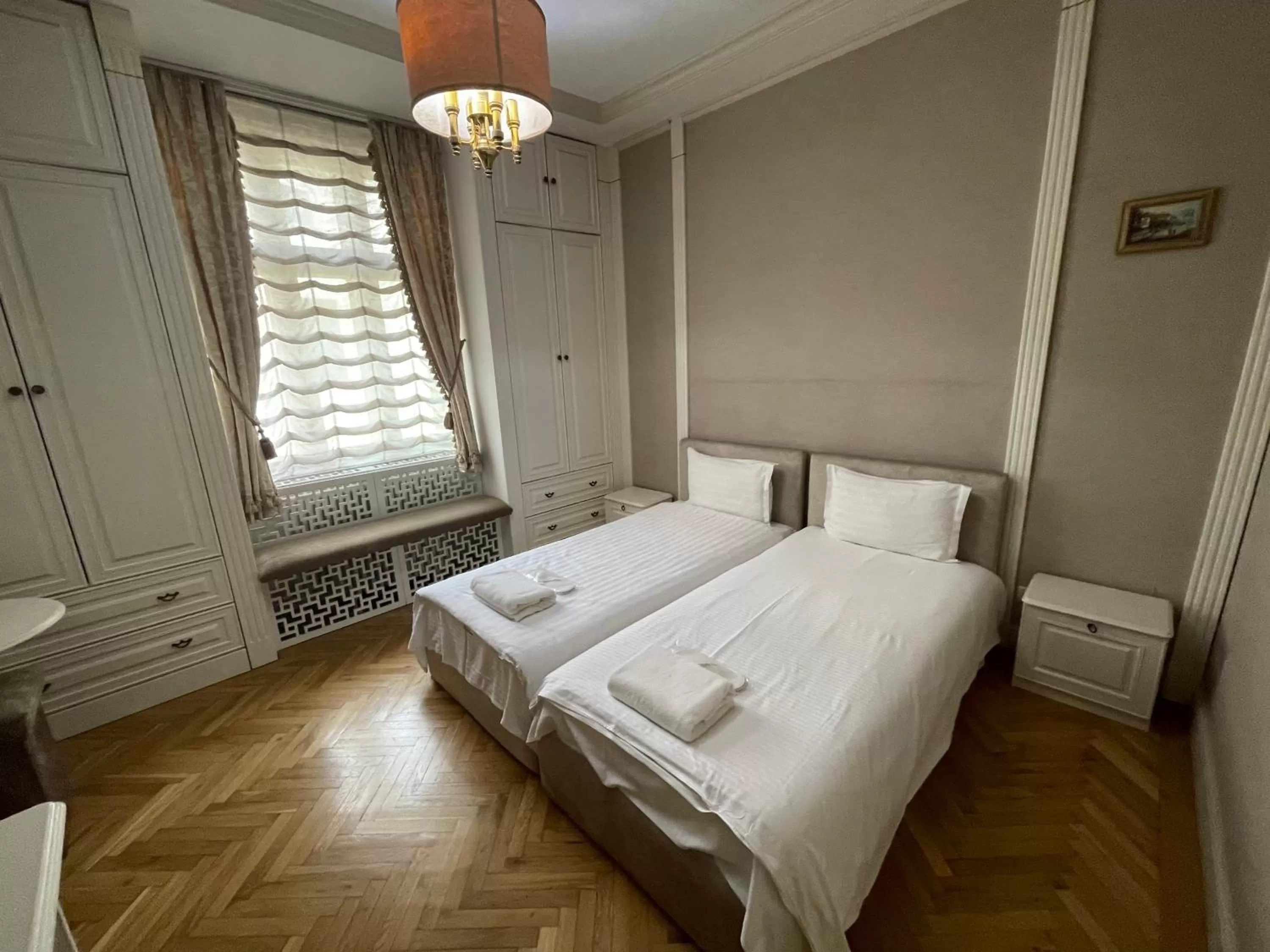 Bed in George&Dragon Rooms