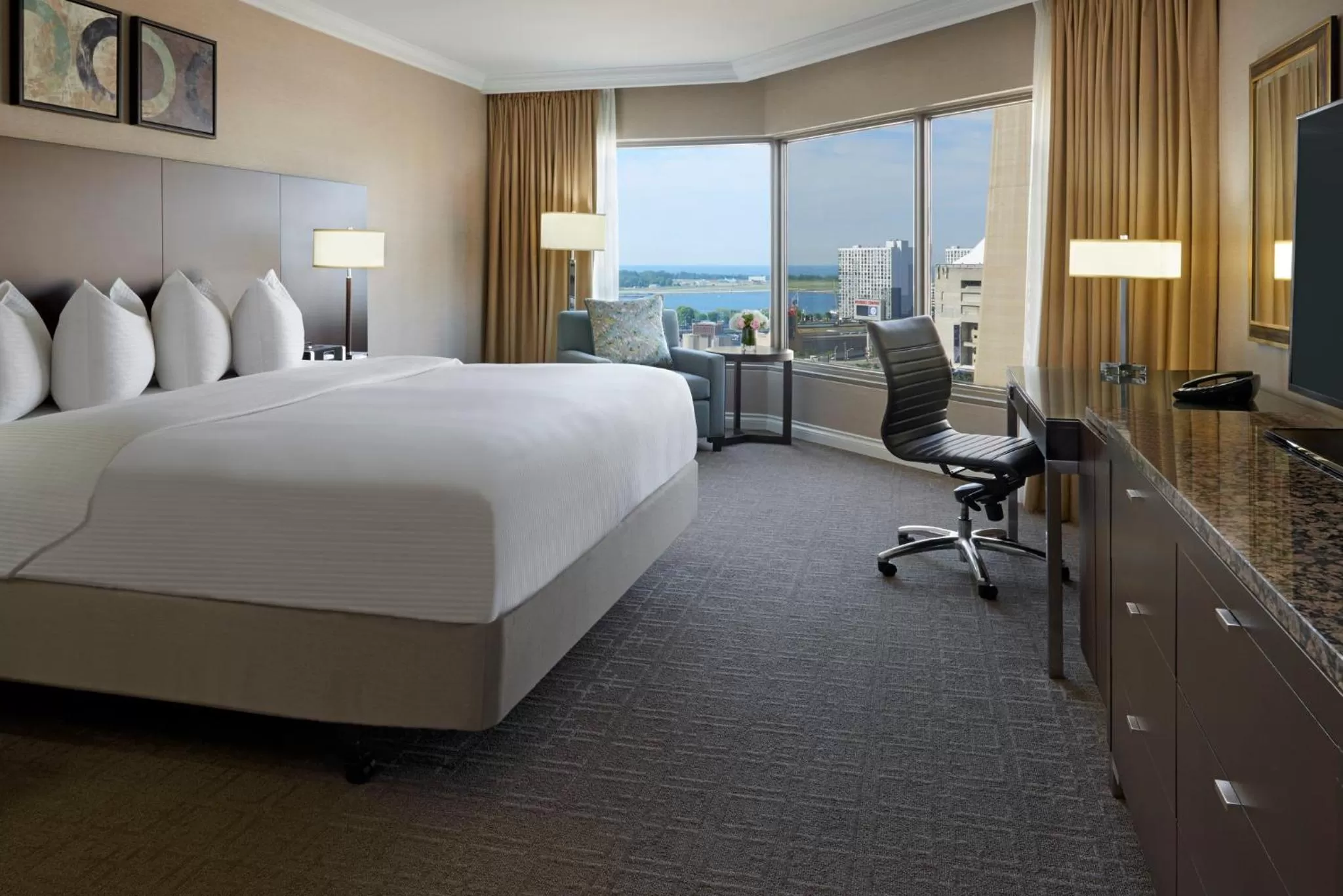 Classic Queen Room with Mobility Accessible Bathtub  in InterContinental Toronto Centre by IHG