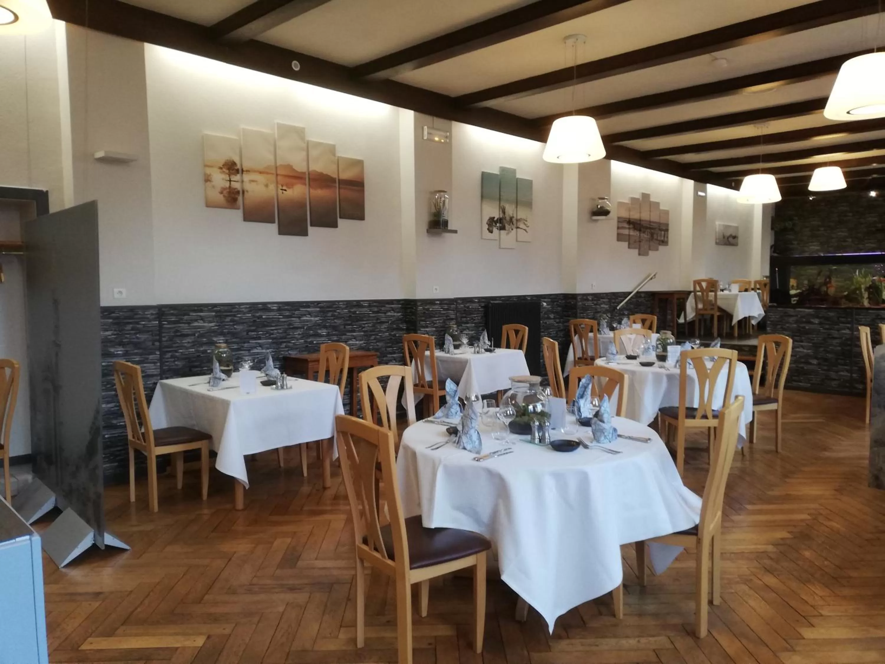 Restaurant/places to eat in Hôtel Restaurant Le Moschenross