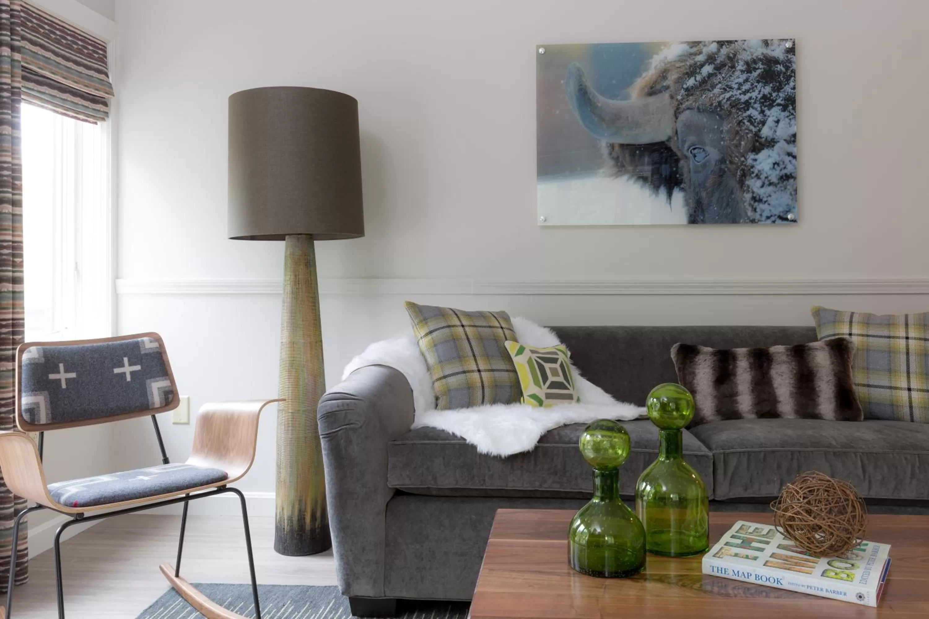 Living room in Field Guide Lodge