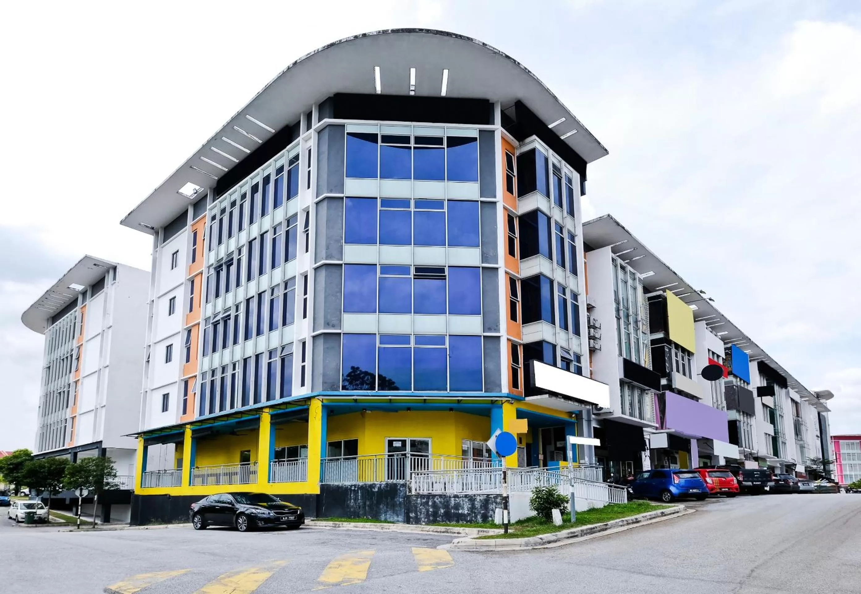 Facade/entrance in OYO 714 Arina Hotel
