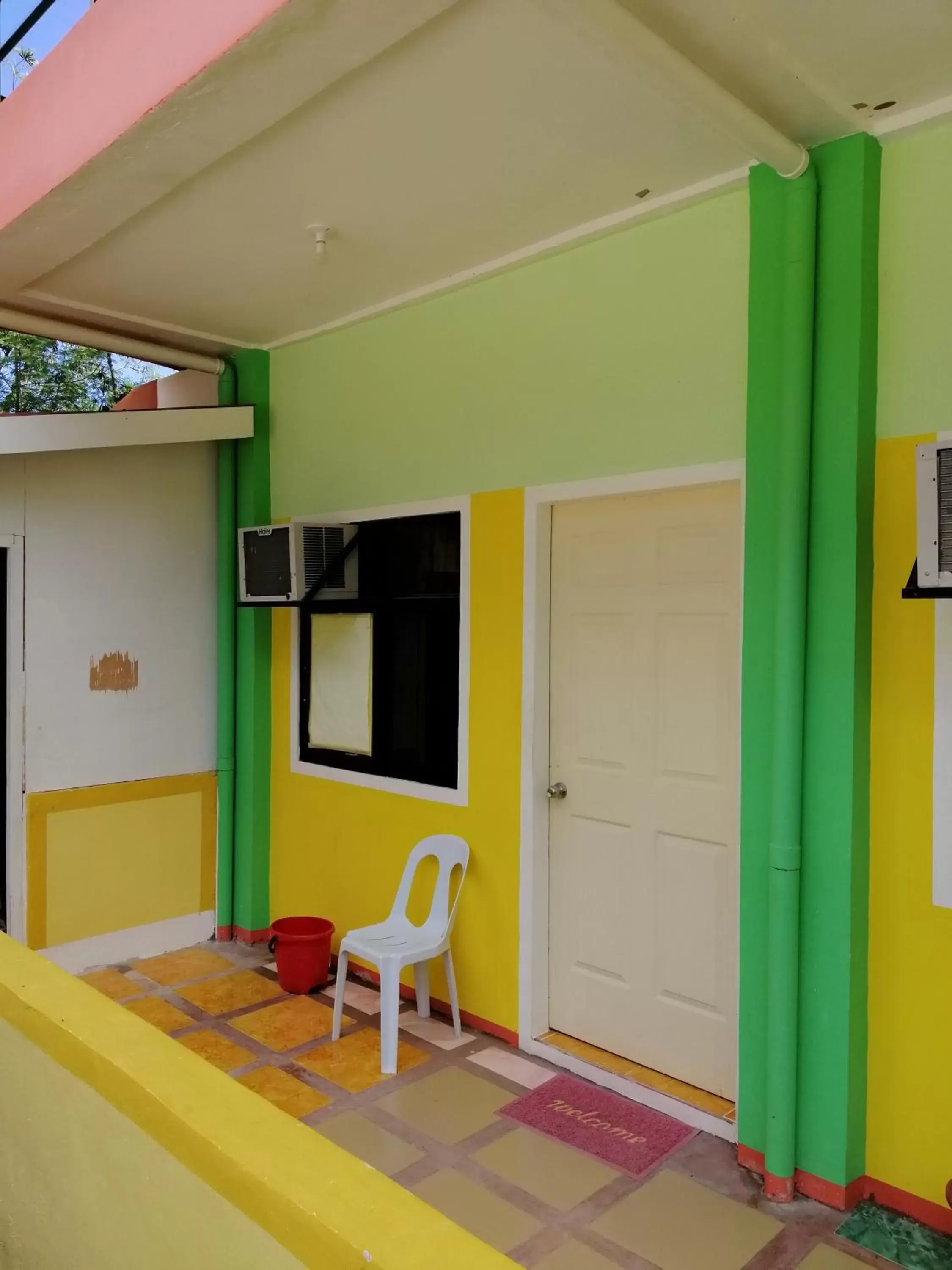 6-Bed Mixed Dormitory Room in ISLET VIEW Pension House ( Formerly Island View Pension House ) 6-Bed Mixed Dormitory Room in ISLET VIEW Pension House ( Formerly Island View Pension House )