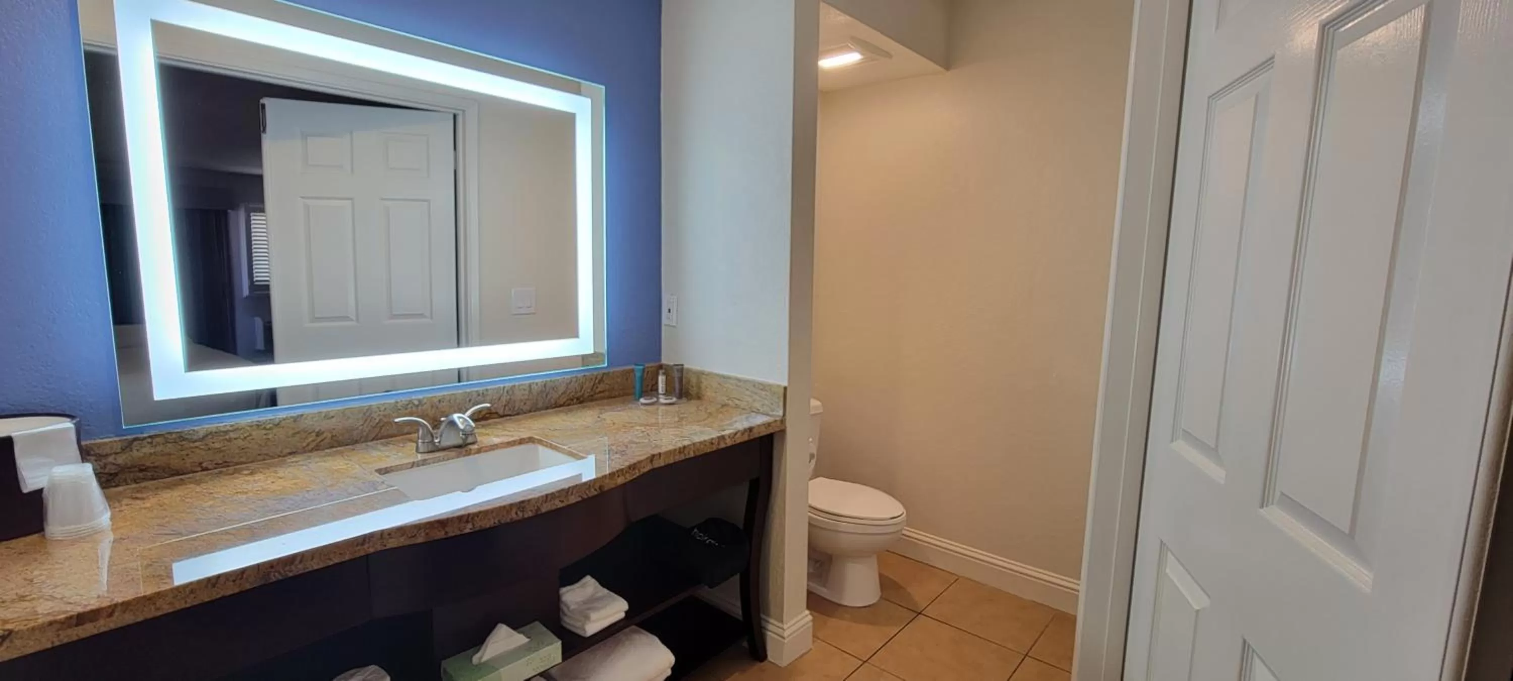 Bathroom in Hotel Solares