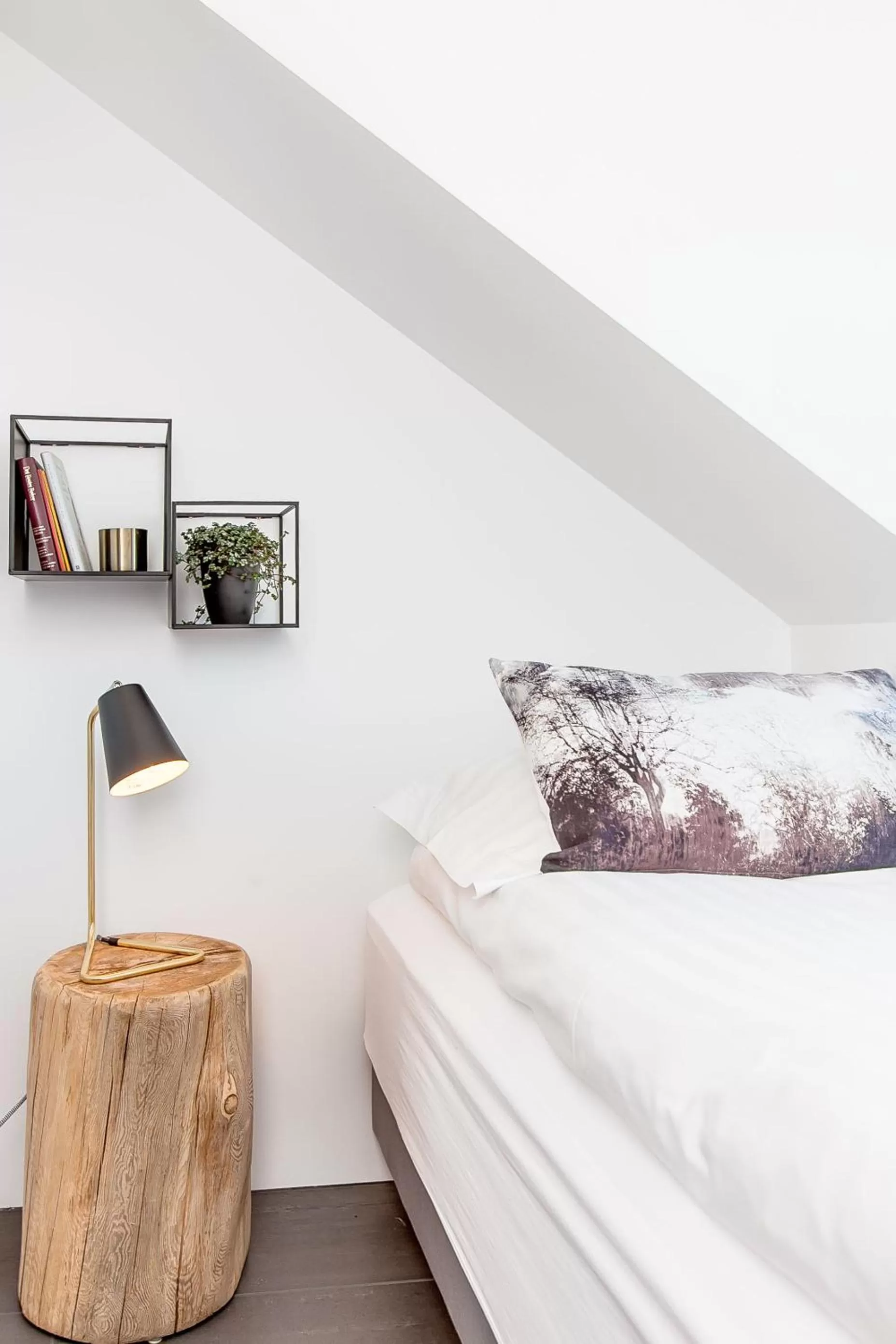 Bed in Tyr Apartments by Heimaleiga