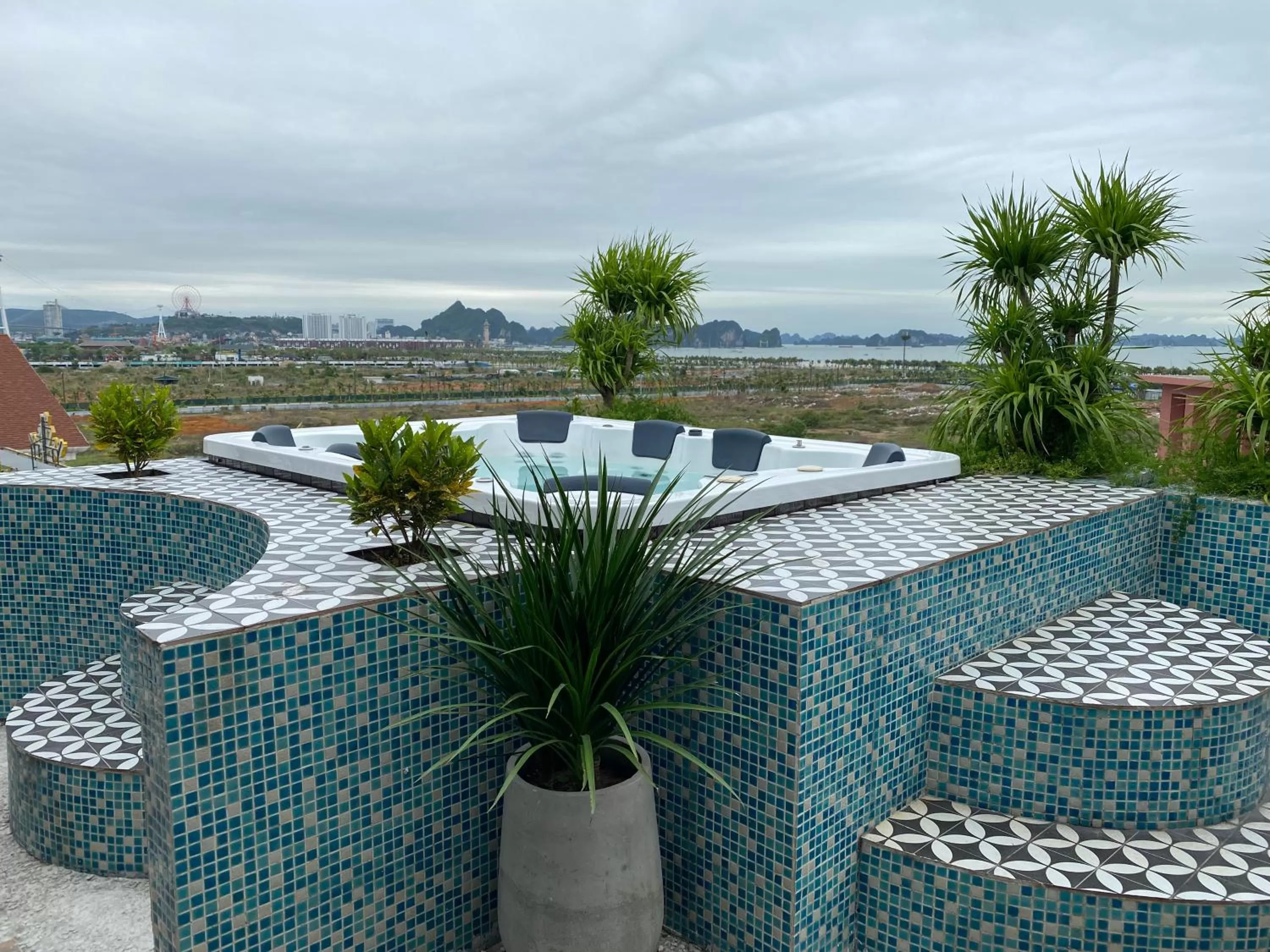 Spa and wellness centre/facilities in The Exquisite HaLong Hotel