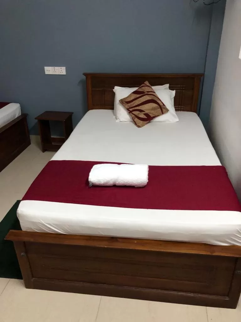 Bed in Yal's Town Inn