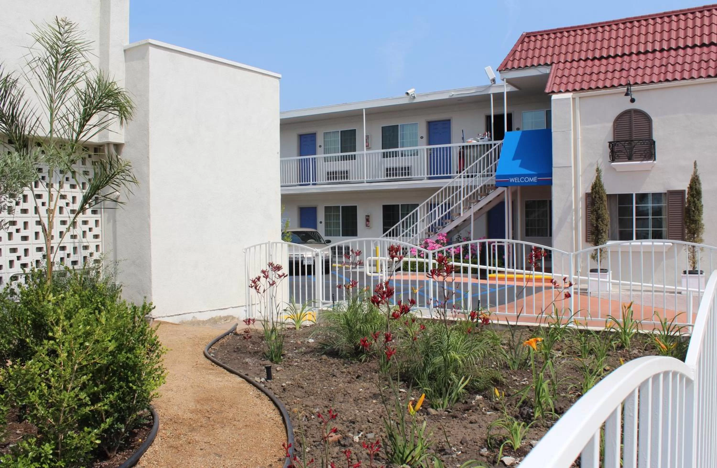 Day in Motel 6 Gardena