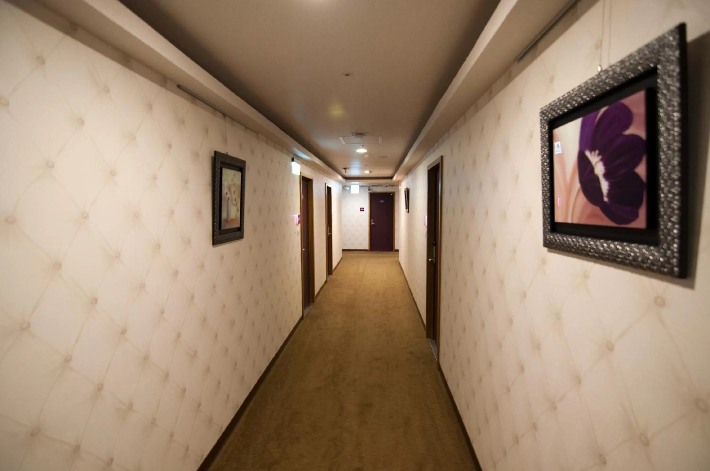 Decorative detail in 泊居旅店 Oursinn Hotel