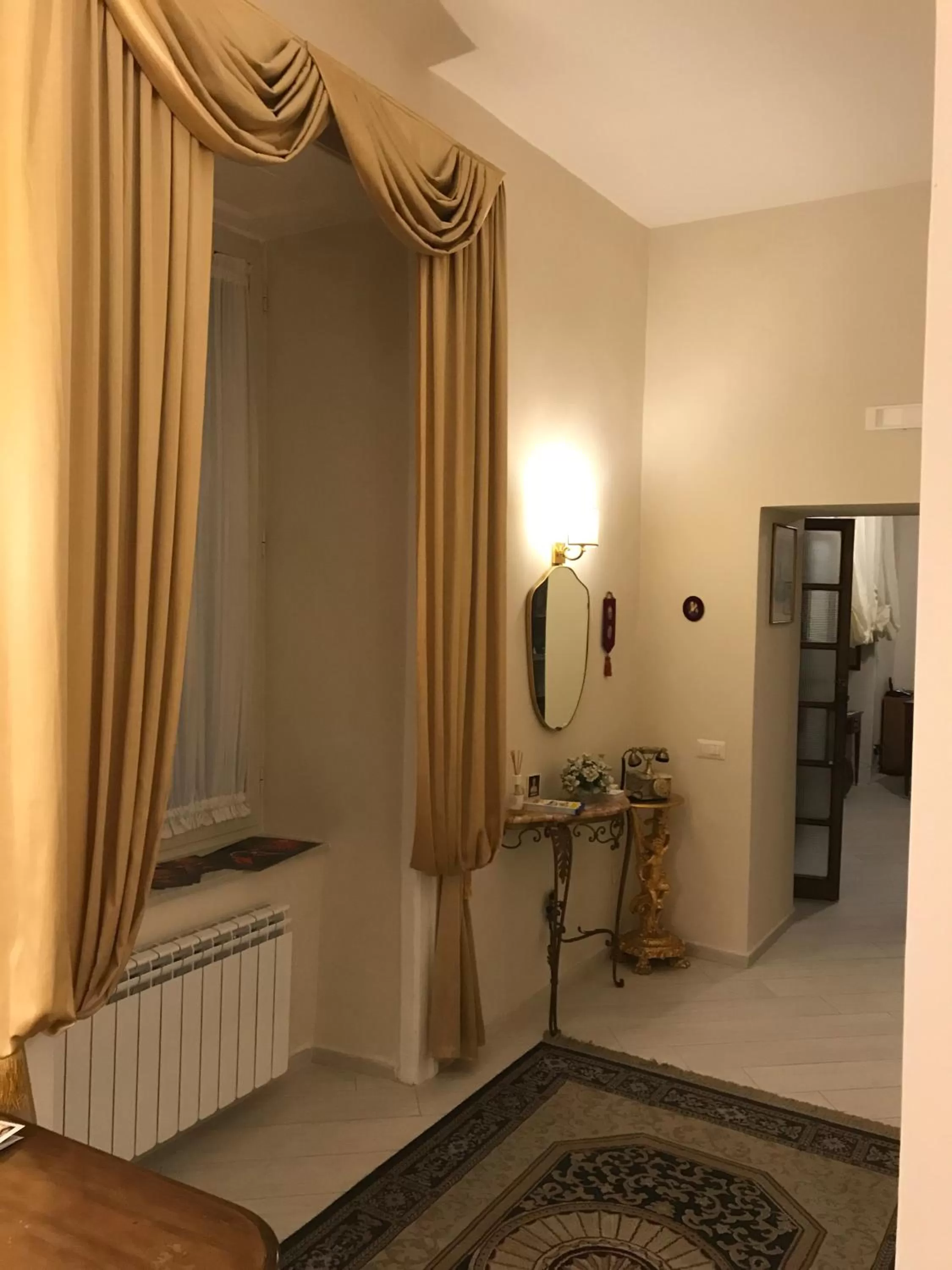 Decorative detail in Domus Borbonica