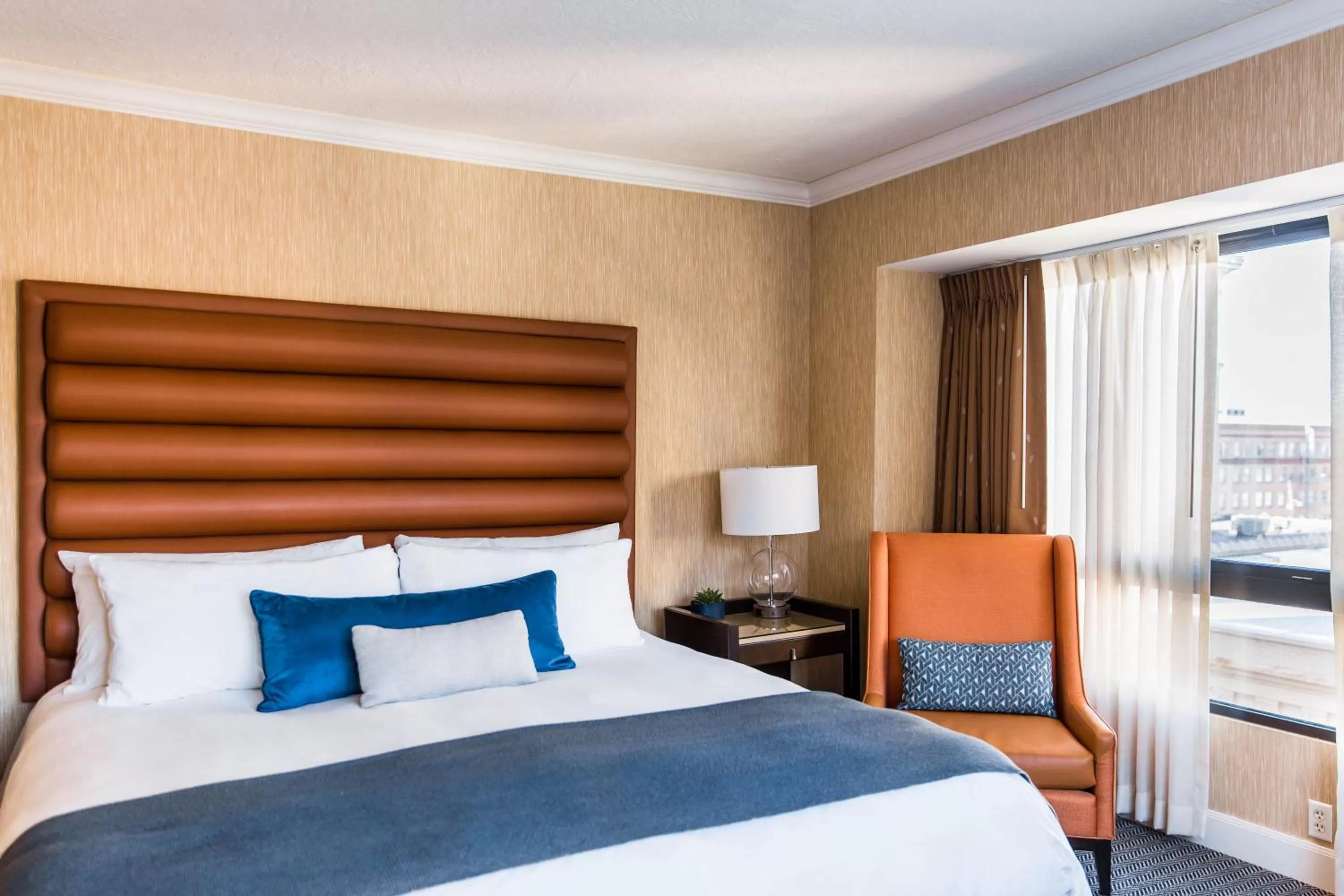 Bedroom, Bed in Dossier