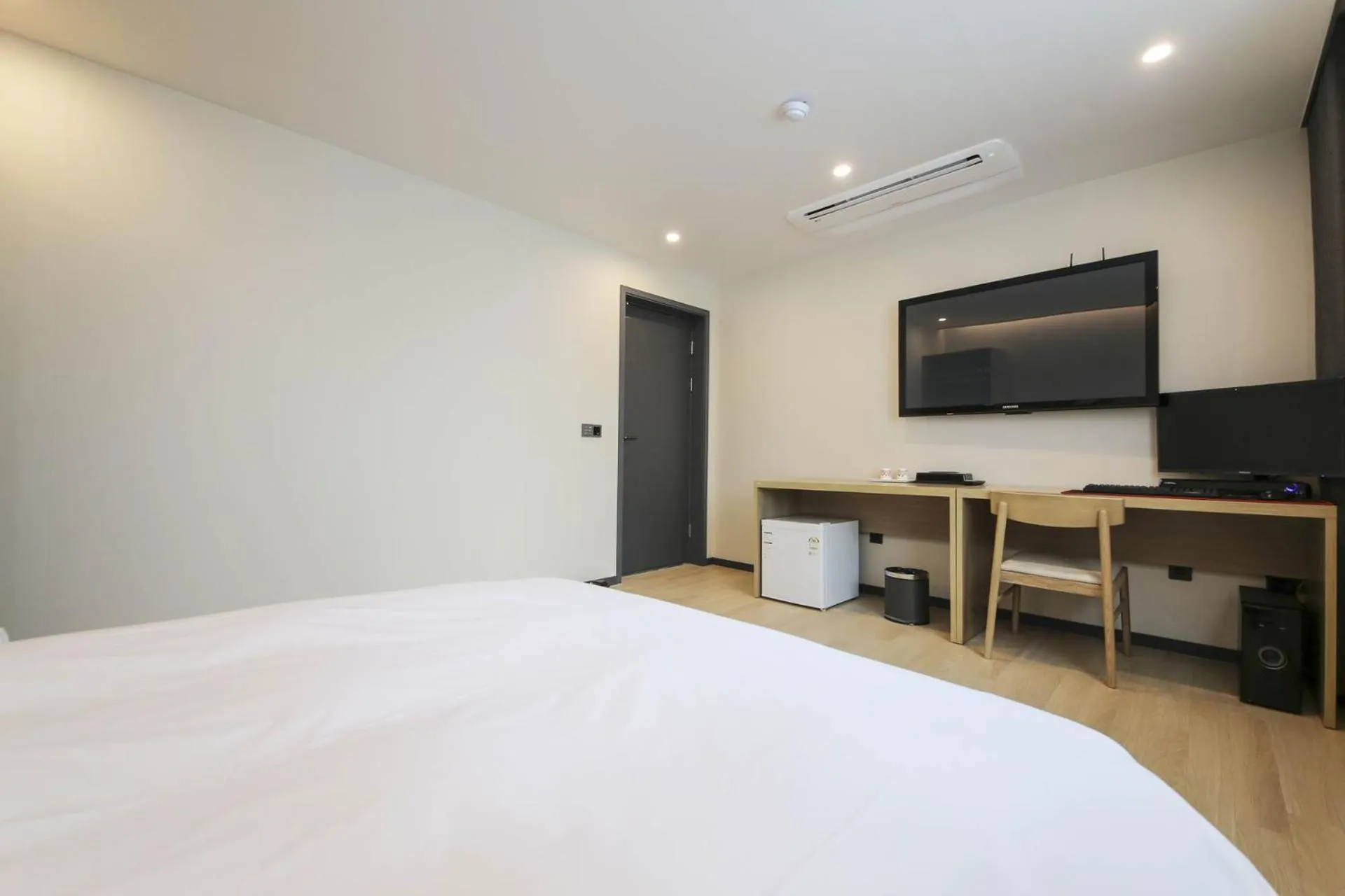 Bed in Benikea hotel