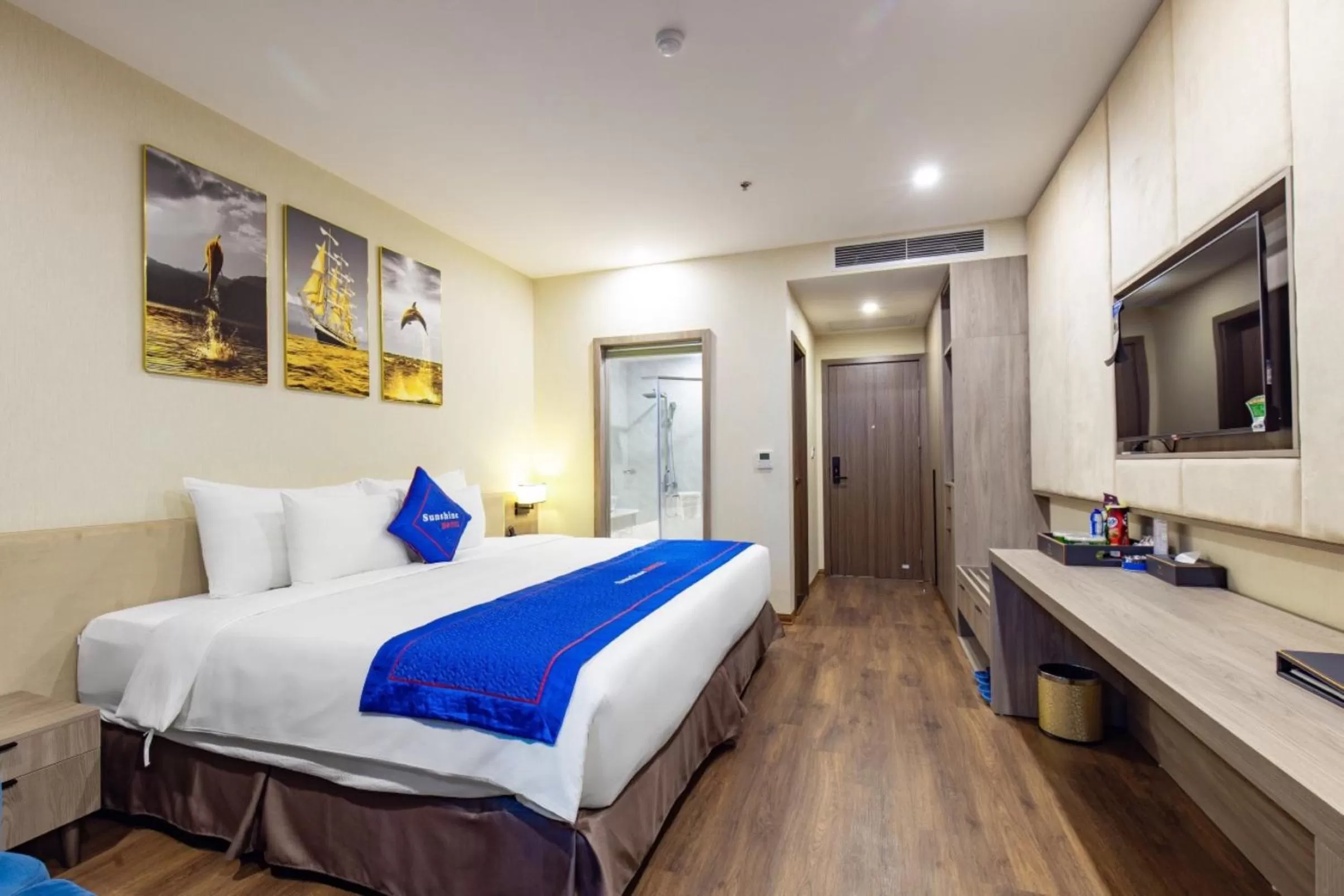 Photo of the whole room, Bed in Sunshine Hotel Móng Cái