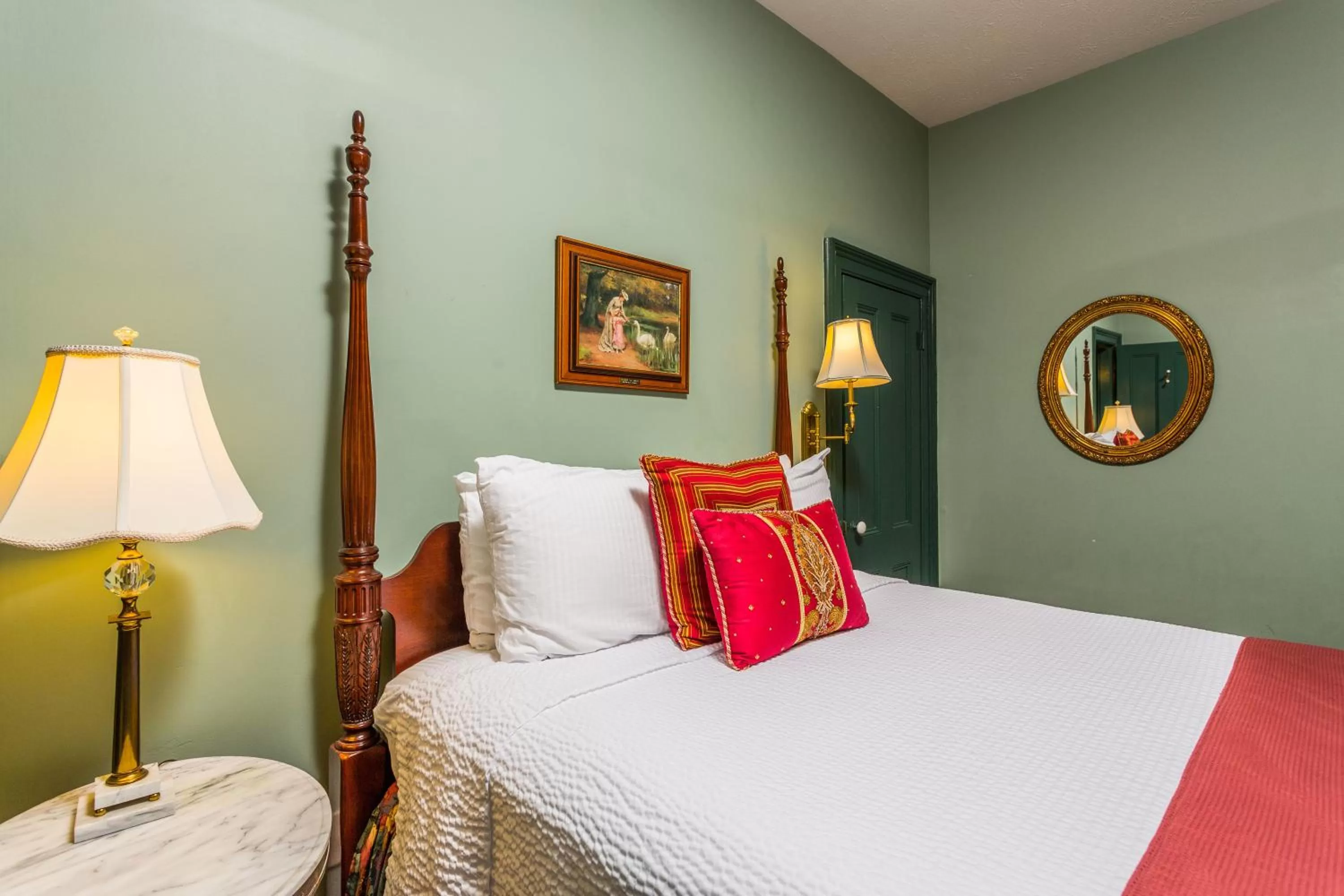 Queen Room - Room 200 in Spencer House Inn