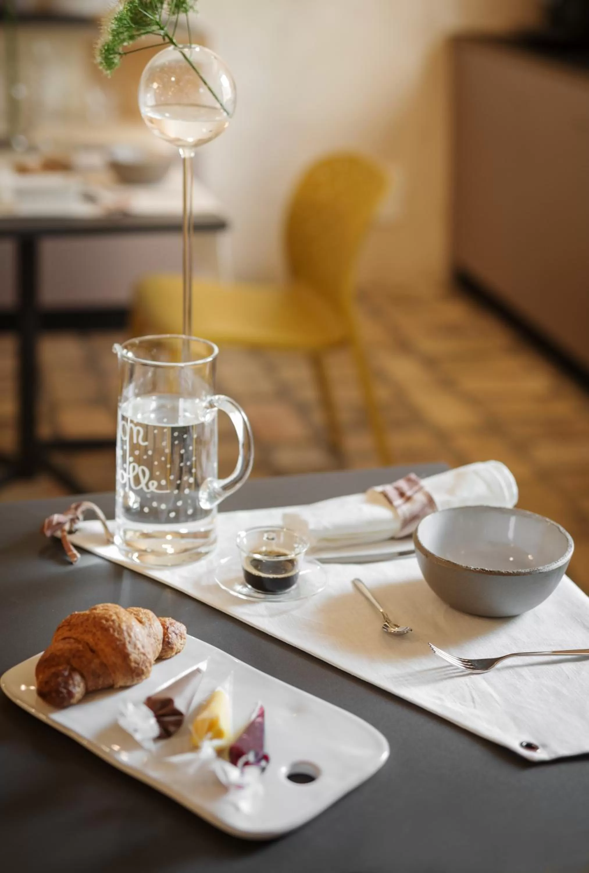 Breakfast in OGNISSANTI GuestHouse & Suites