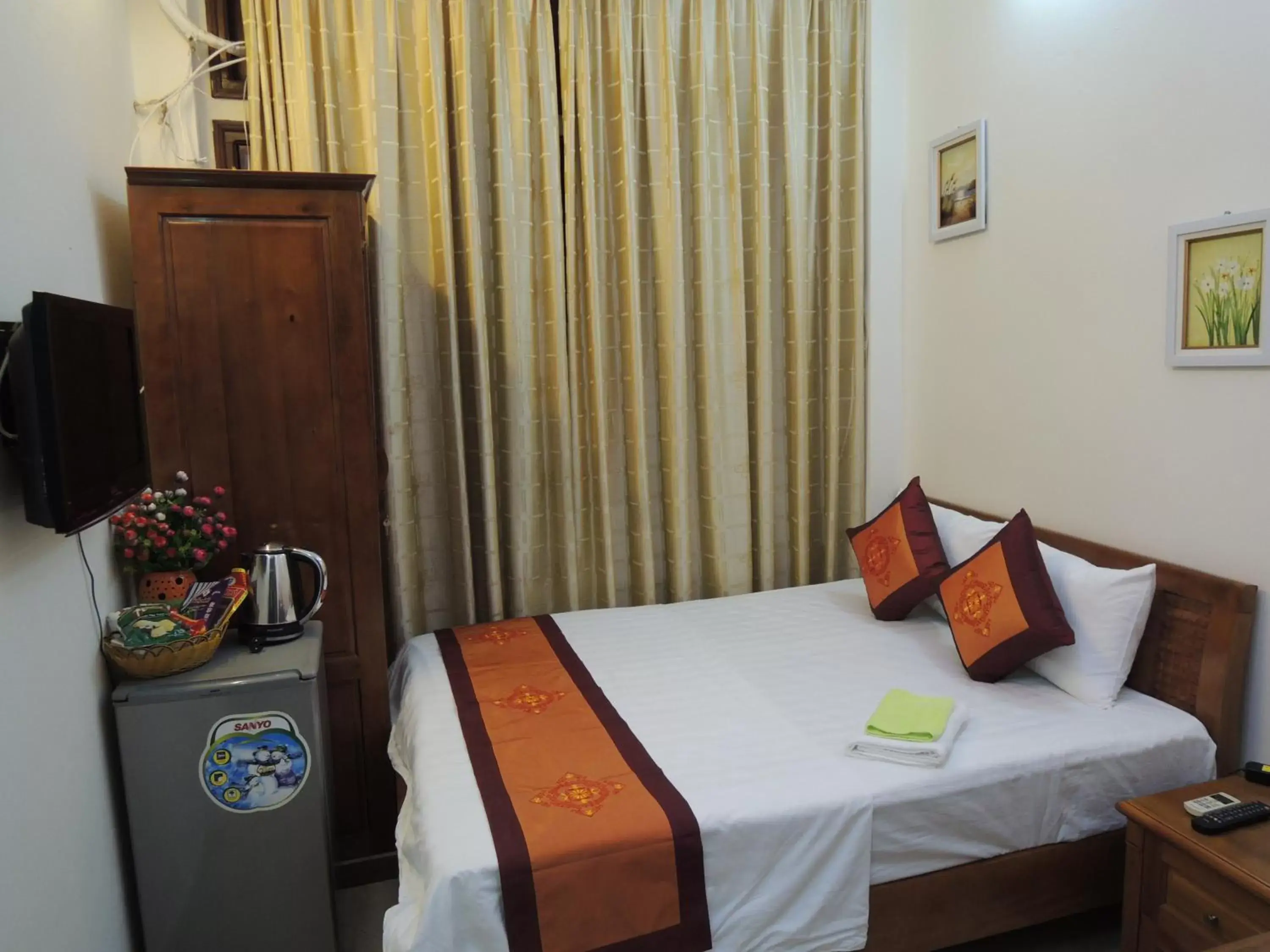 Superior Double or Twin Room in Hanoi Ecogreen Hostel Superior Double or Twin Room in Hanoi Ecogreen Hostel