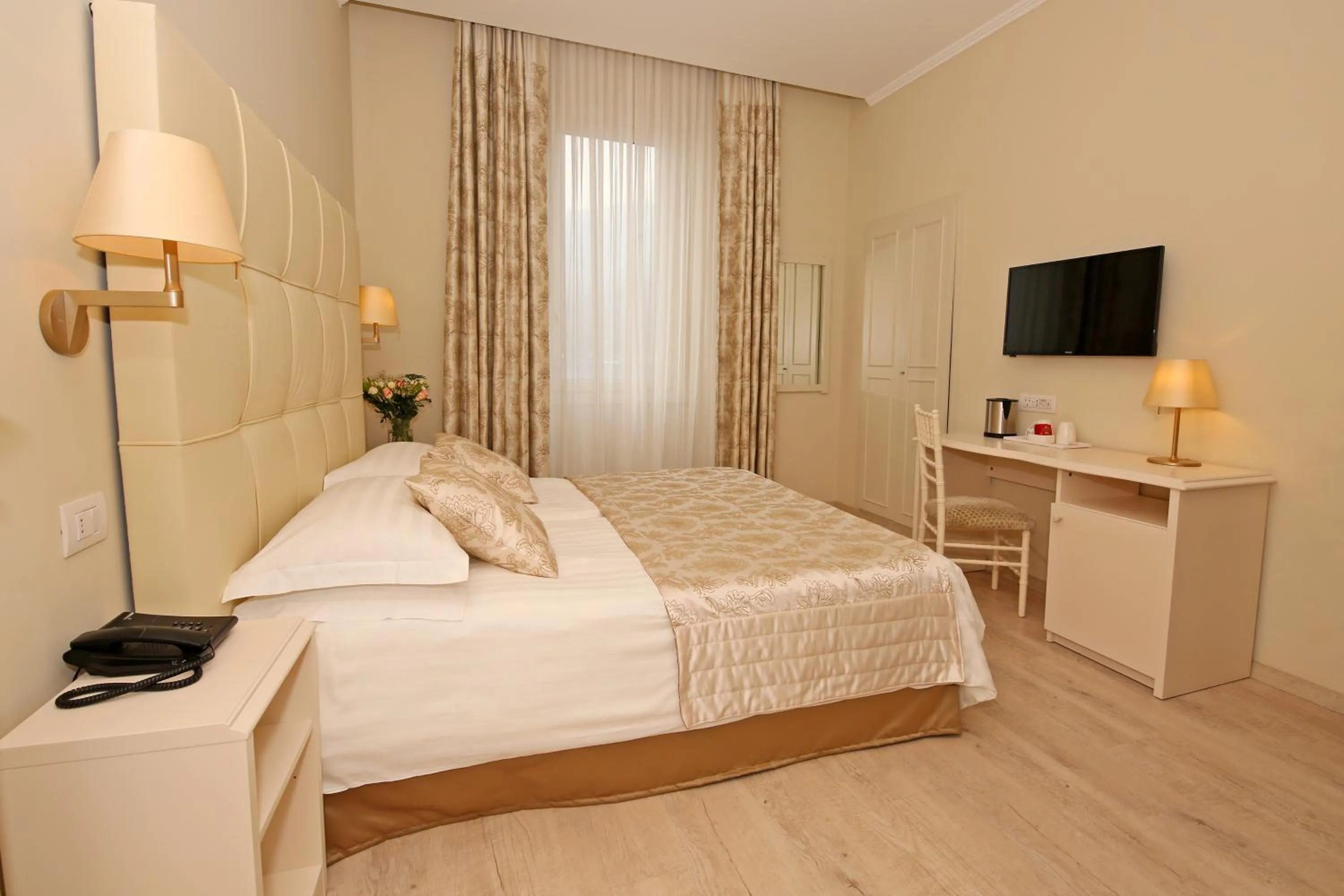 Bed in Hotel Du Lac & SPA