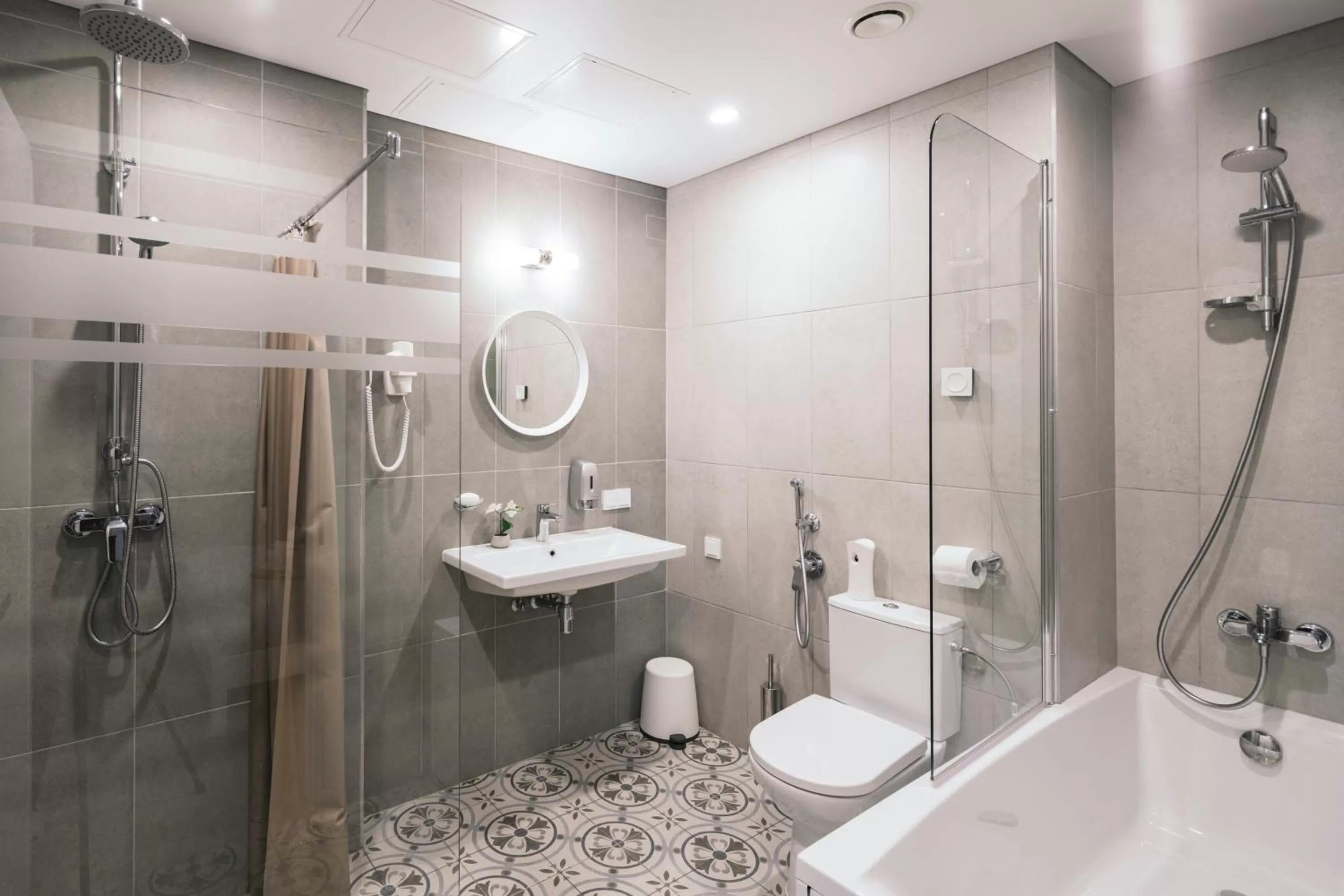 Shower in J14A I Rooms & Apartments AUTOMATED SELF CHECK-IN