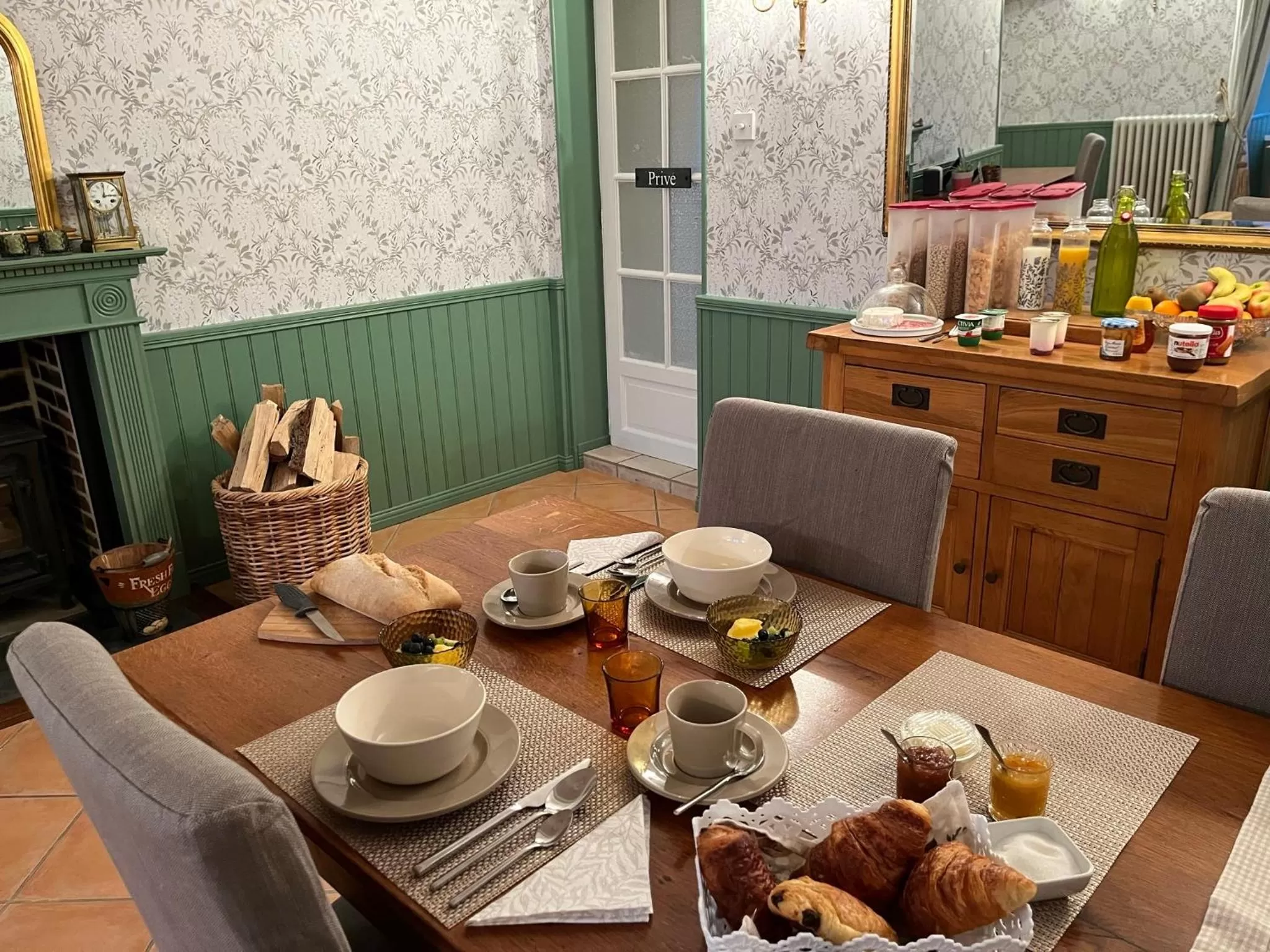 Food and drinks in La Crepelliere