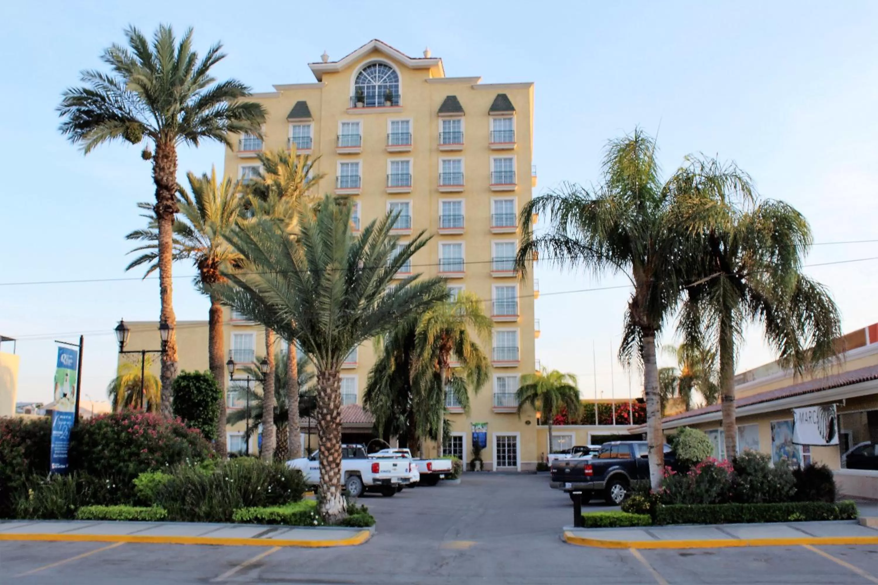 Property building in Best Western Hotel Posada Del Rio Express