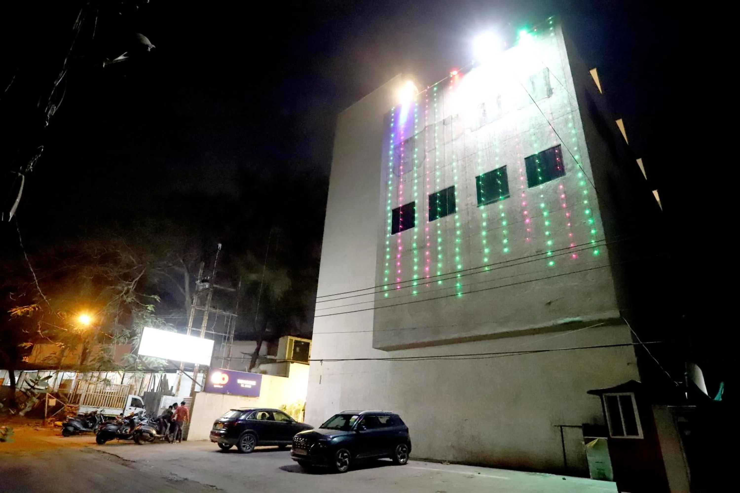 Property building in HOTEL BLUE PEARL