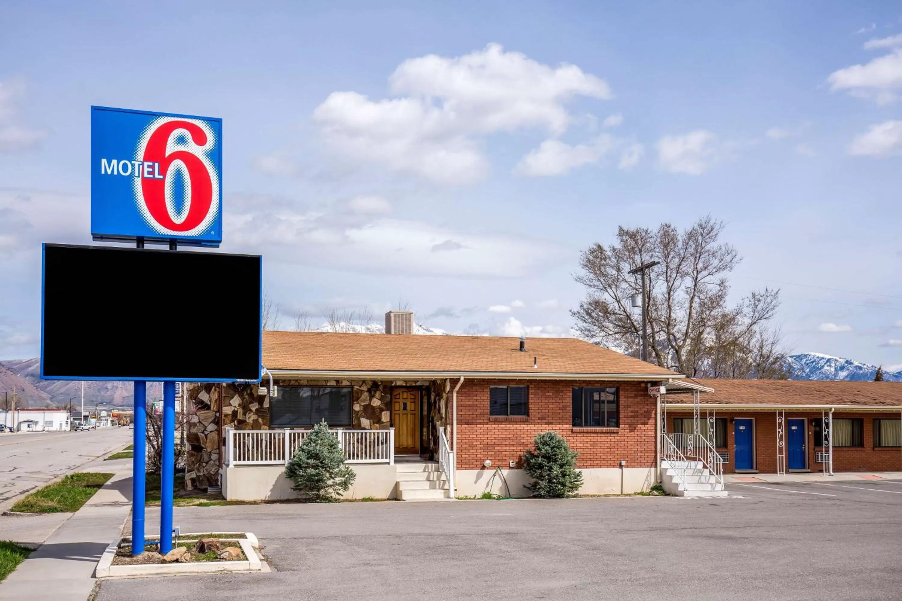 Property building in Motel 6 Tremonton, Utah