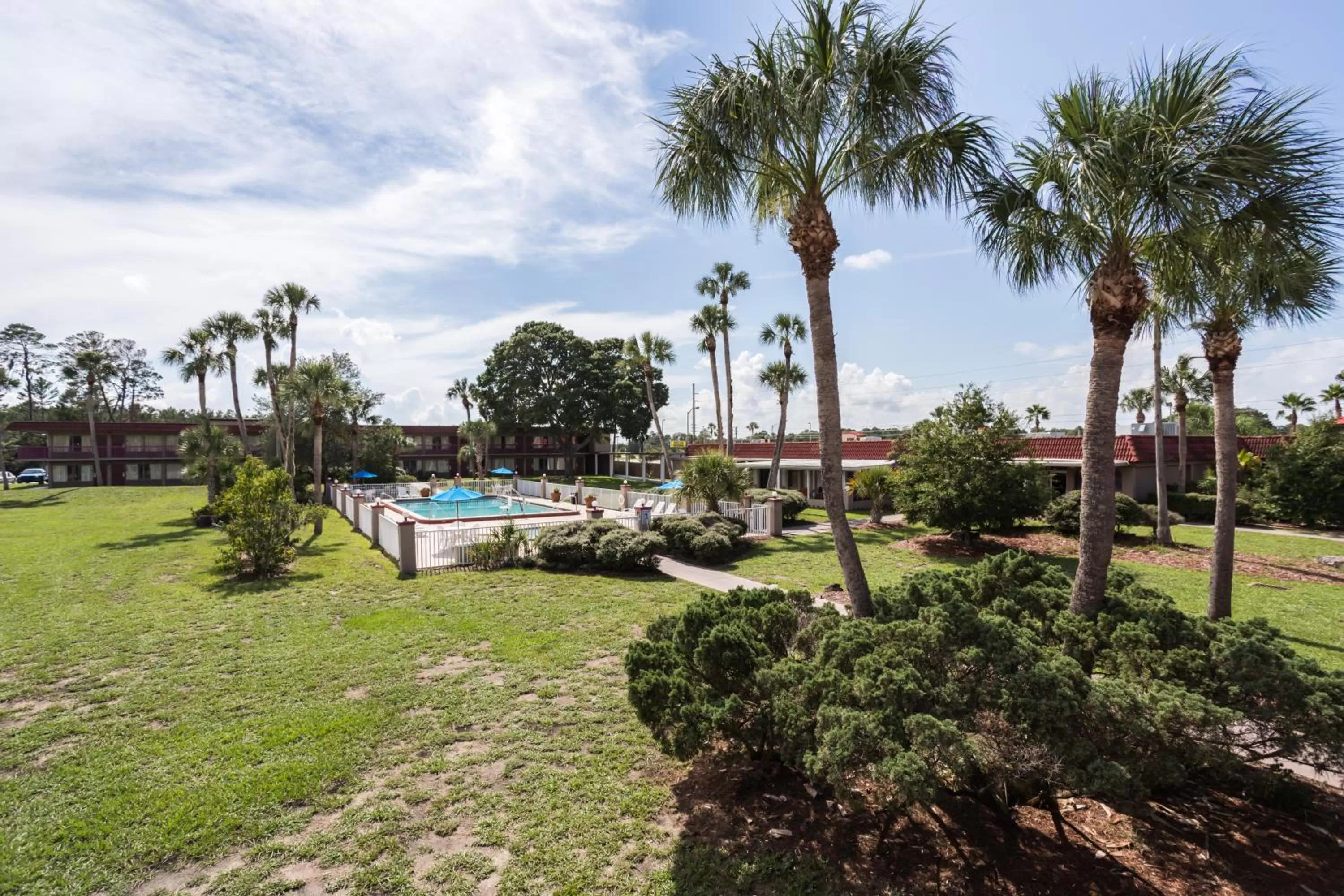 Day in Motel 6-Spring Hill, FL - Weeki Wachee