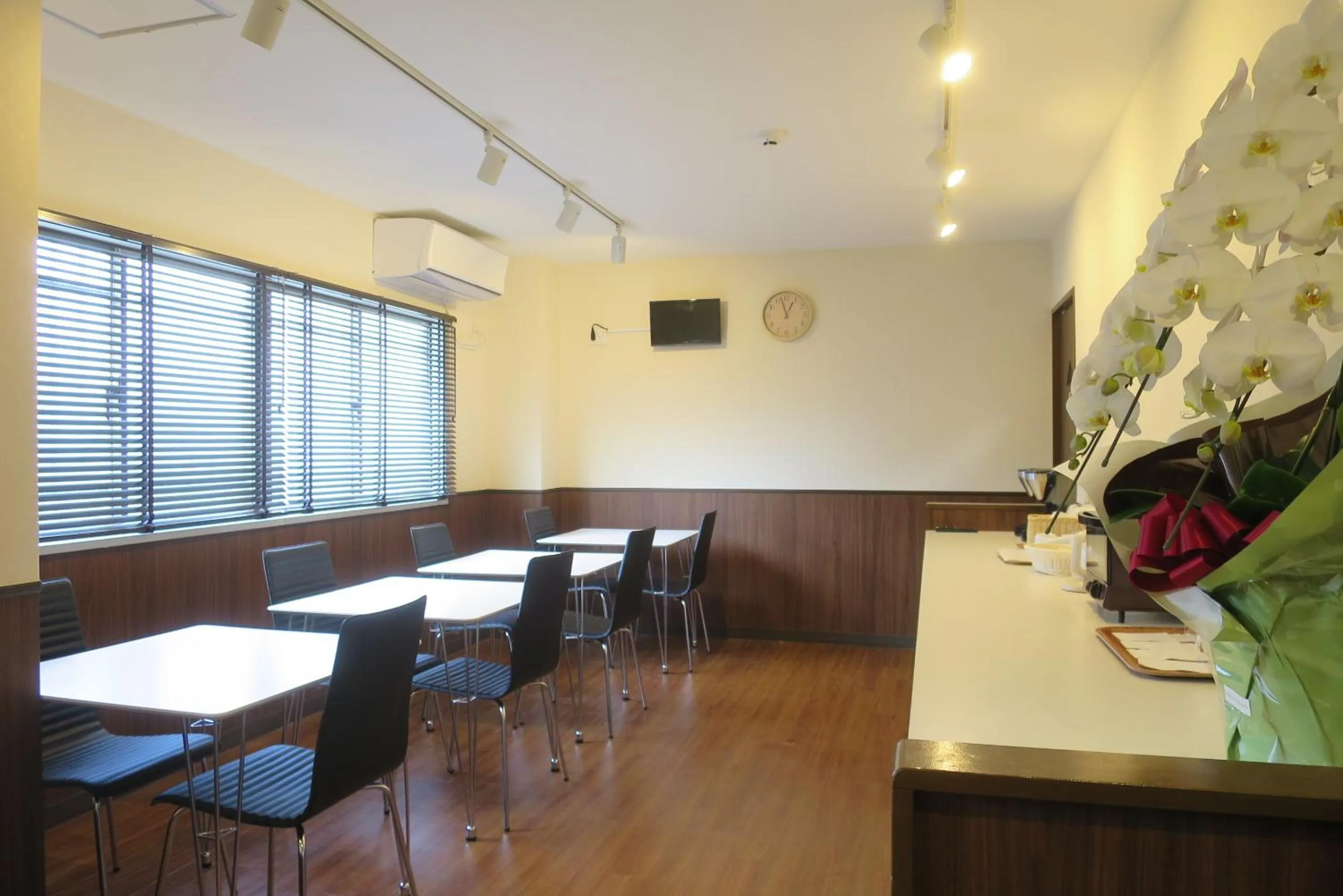 Restaurant/places to eat in Hotel Imalle Haneda