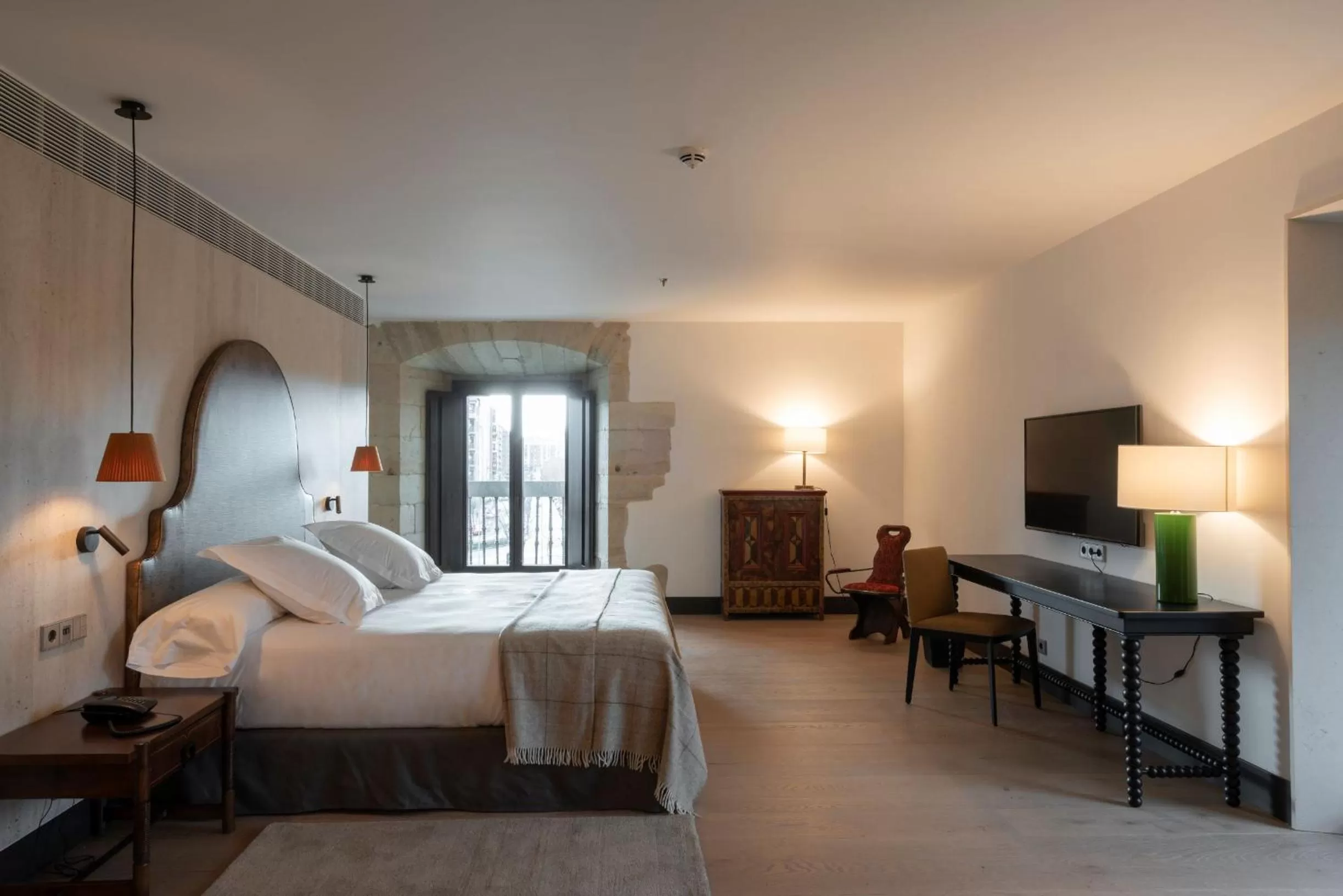 Photo of the whole room, Bed in Parador de Turismo de León