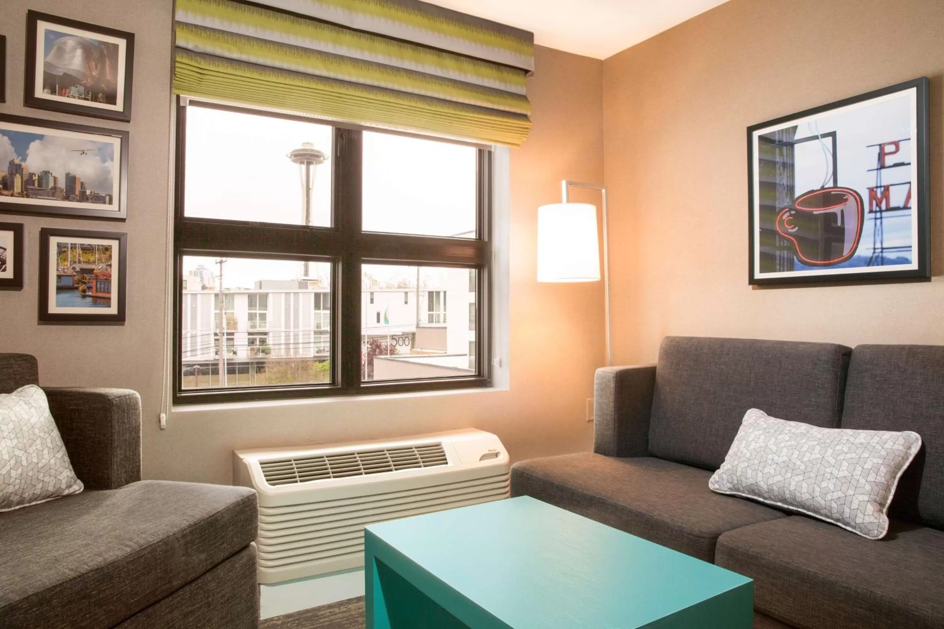 Living room in Hampton Inn & Suites Seattle-Downtown