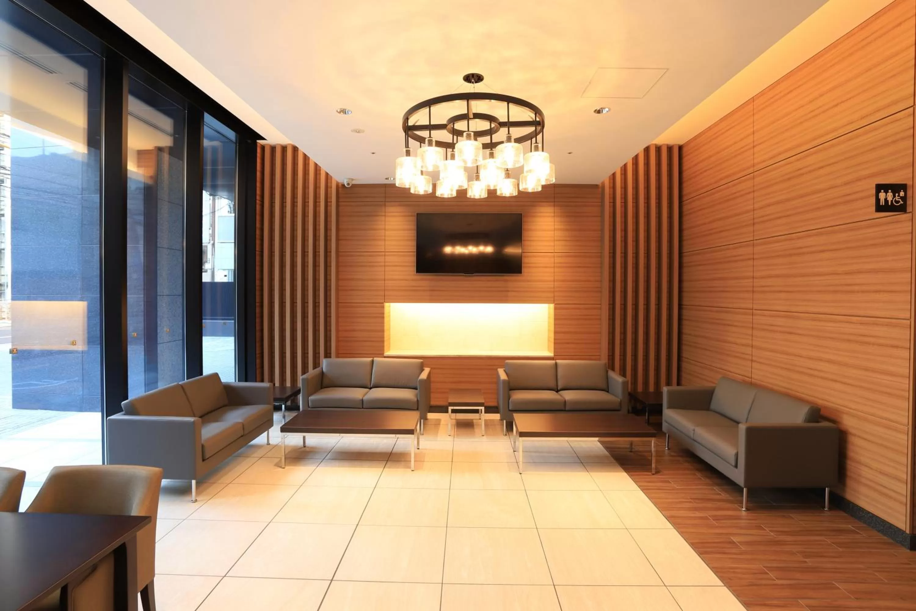 Lobby or reception in Smile Hotel Premium Osaka Hommachi
