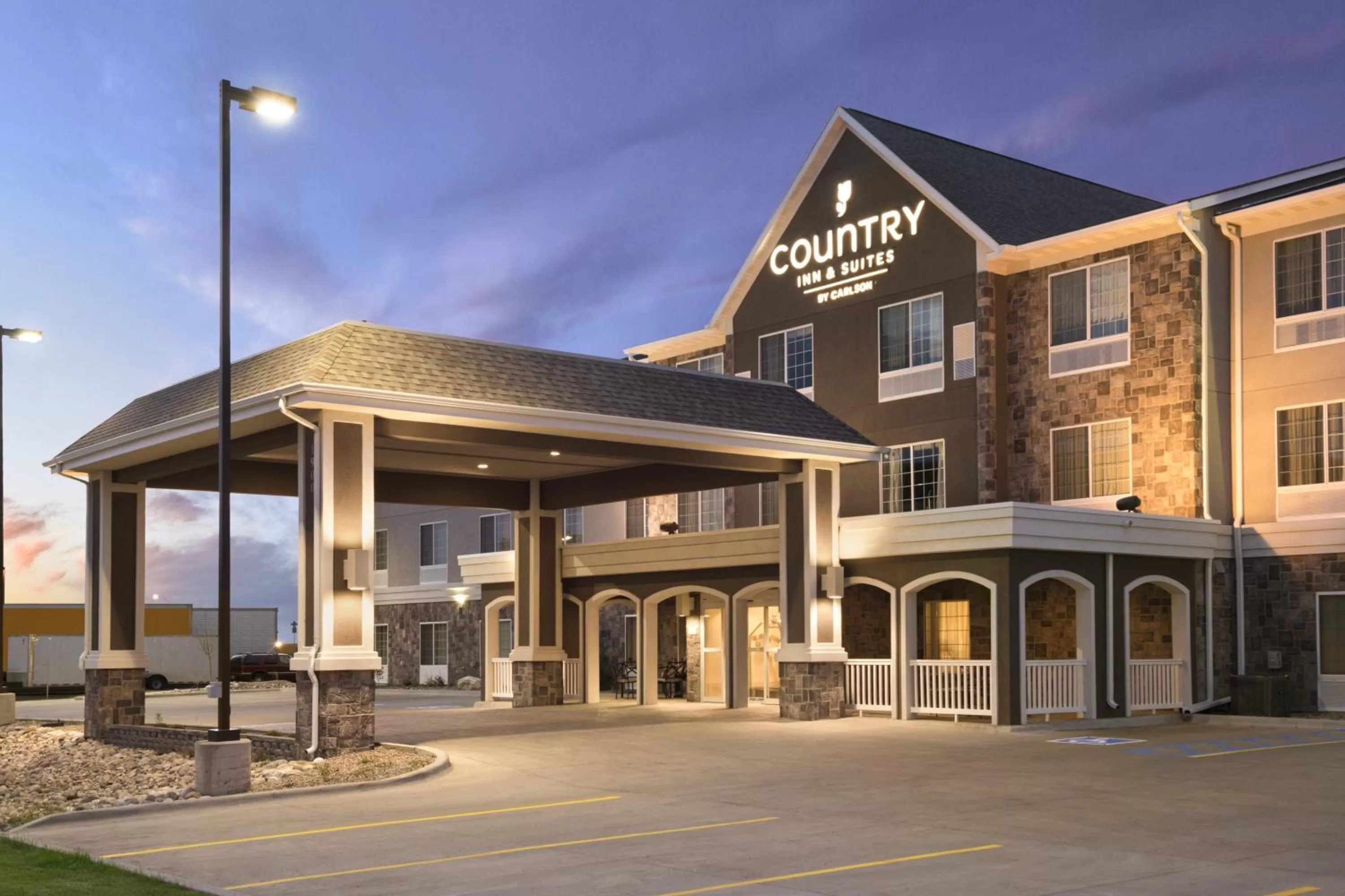 Property building in Country Inn & Suites by Radisson, Minot, ND