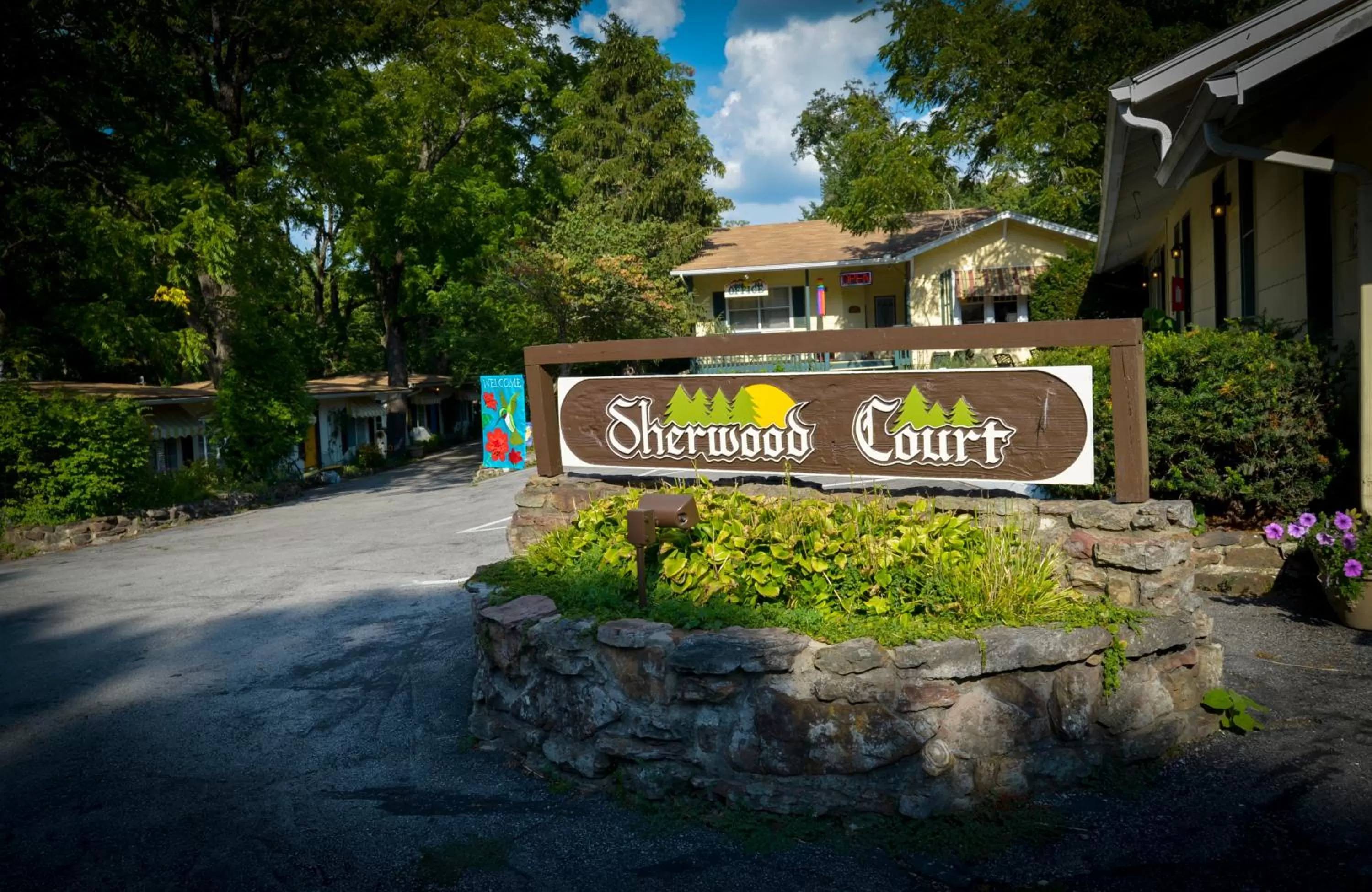 Property Logo/Sign in Sherwood Court Cottages
