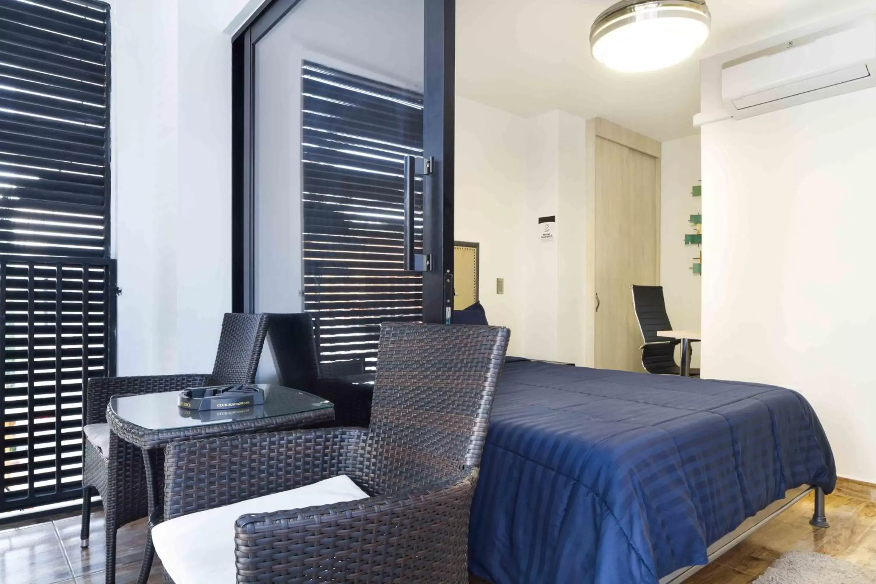 Three-Bedroom Apartment in Miracle Three-Bedroom Apartment in Miracle