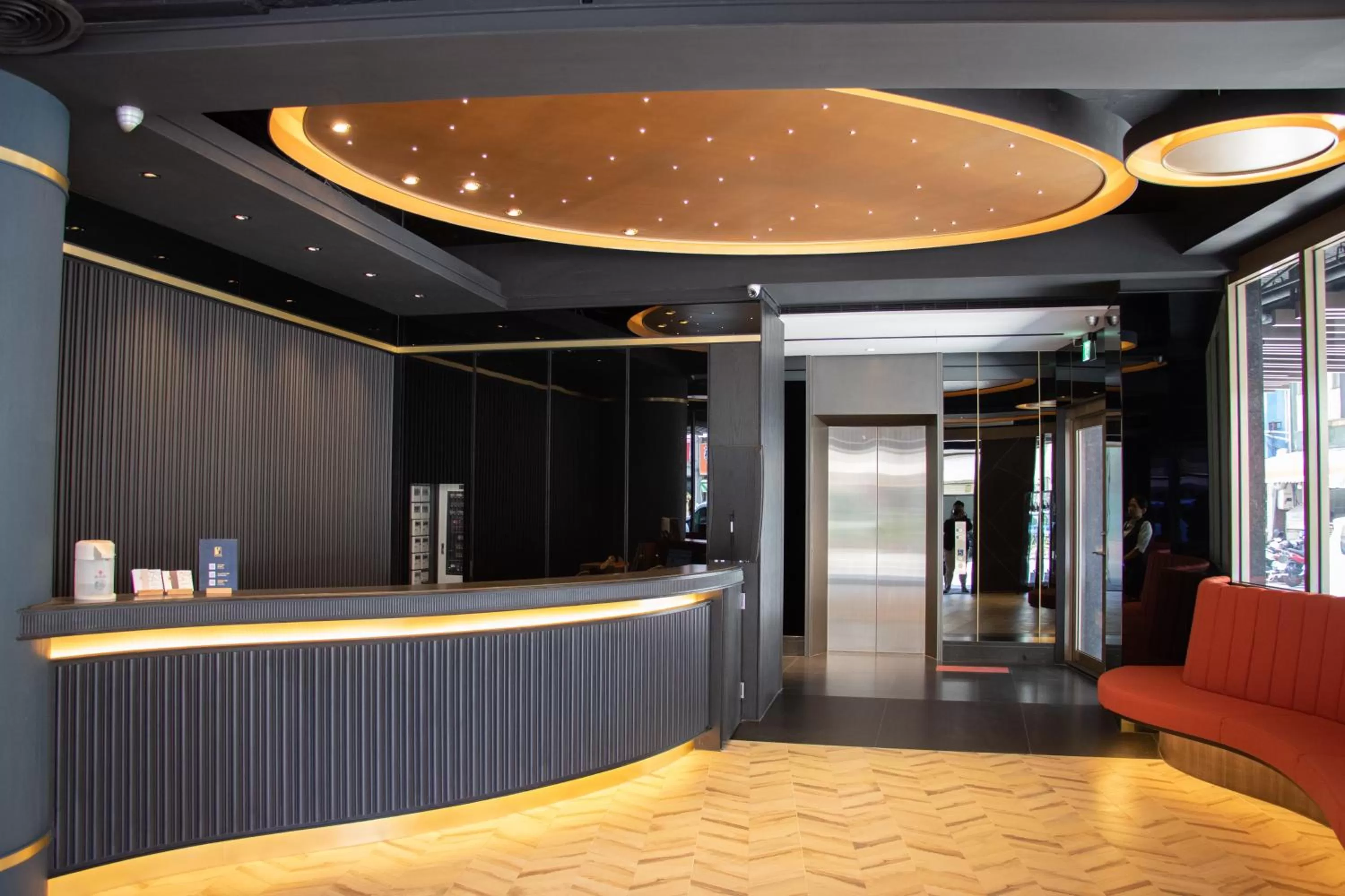 Restaurant/places to eat in Q21 Hotel