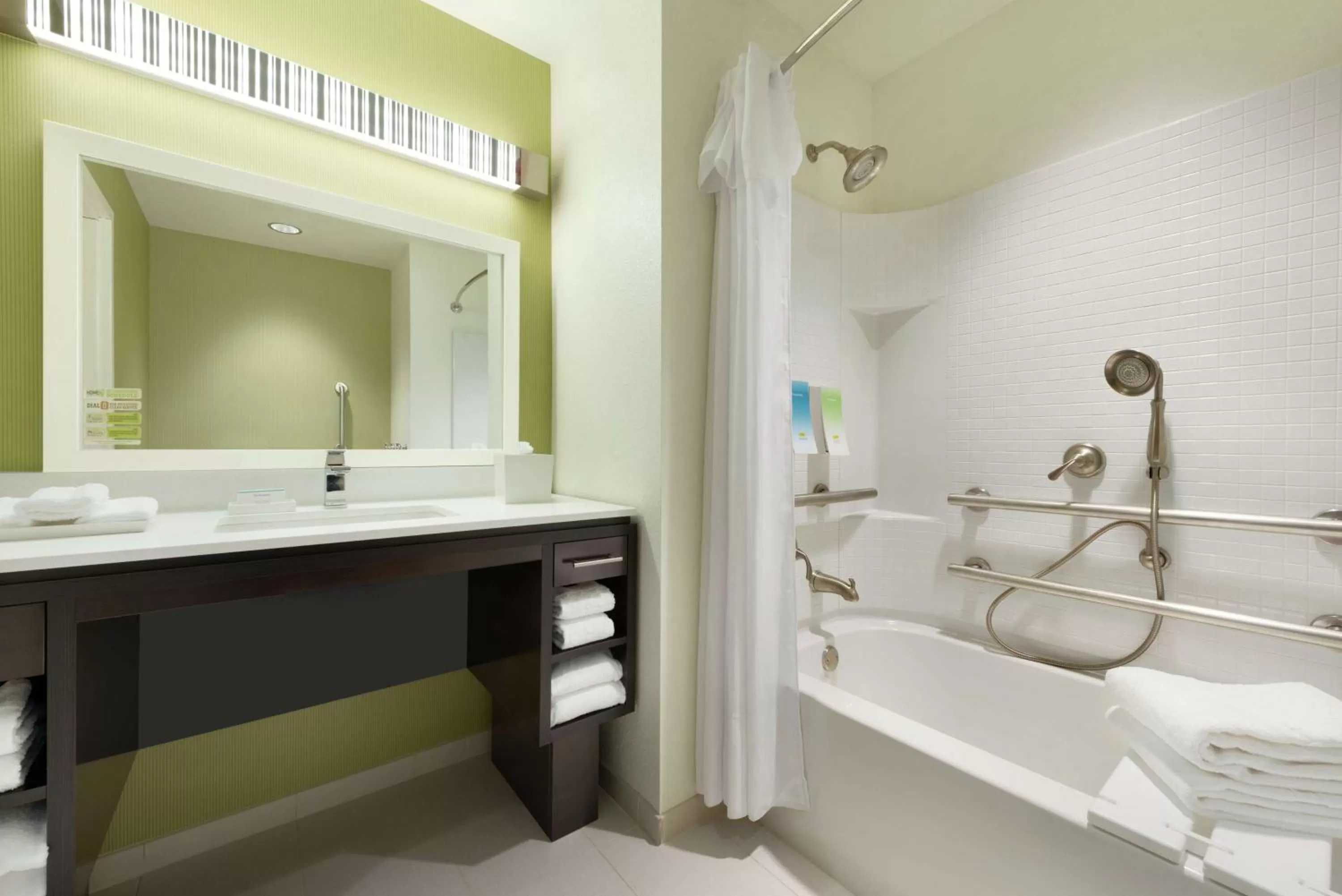 Bathroom in Home2 Suites by Hilton Cleveland Independence