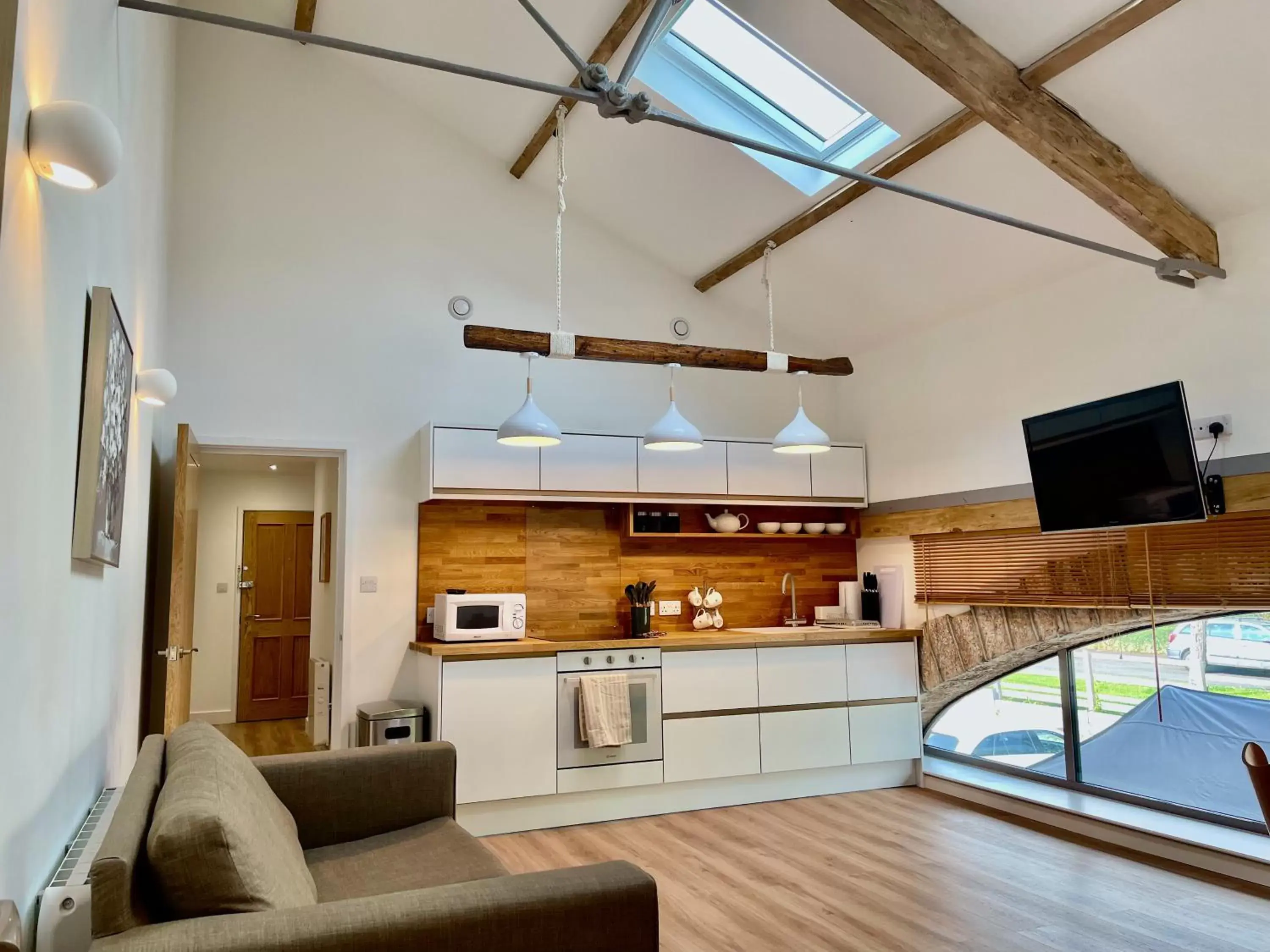 Bedroom, Kitchen/Kitchenette in Strawberry line, flat 2 Bedroom, Kitchen/Kitchenette in Strawberry line, flat 2