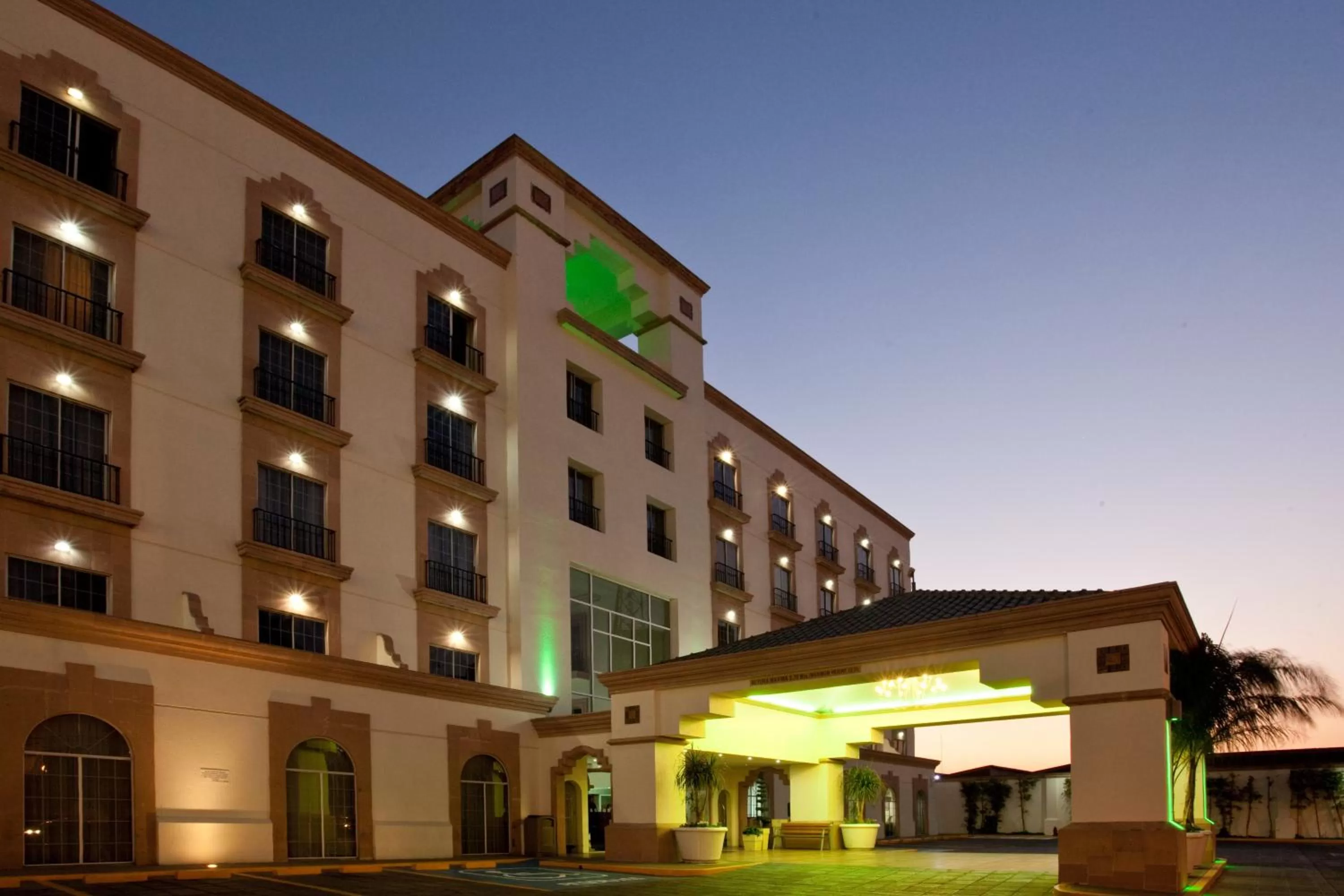 Property building in Holiday Inn Leon by IHG