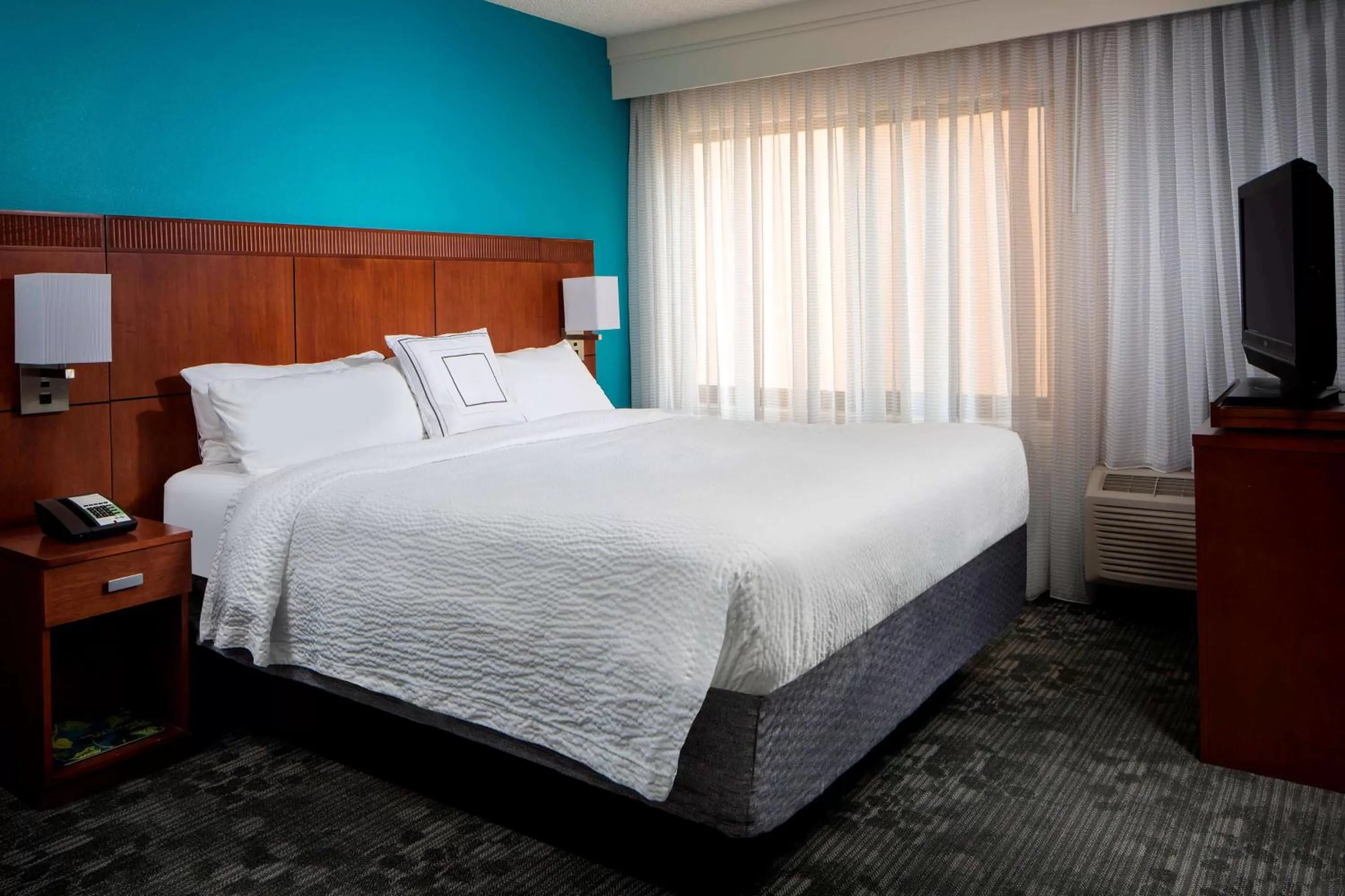 Photo of the whole room, Bed in Sonesta Select Boca Raton Town Center