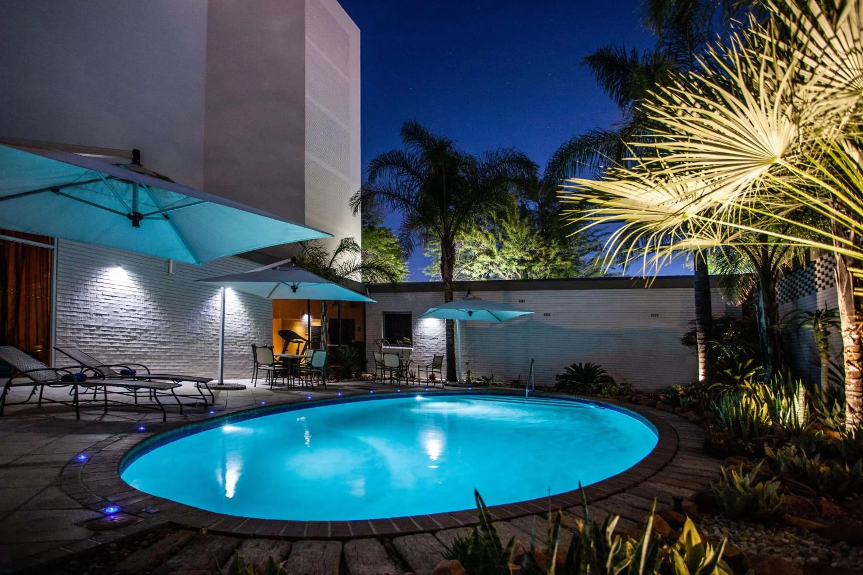 Property building in Garden Court Kimberley