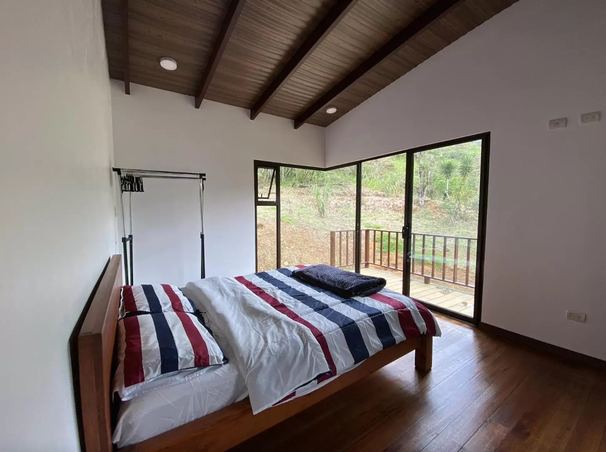 Queen Room with Balcony in Arte de Plumas birding lodge Queen Room with Balcony in Arte de Plumas birding lodge