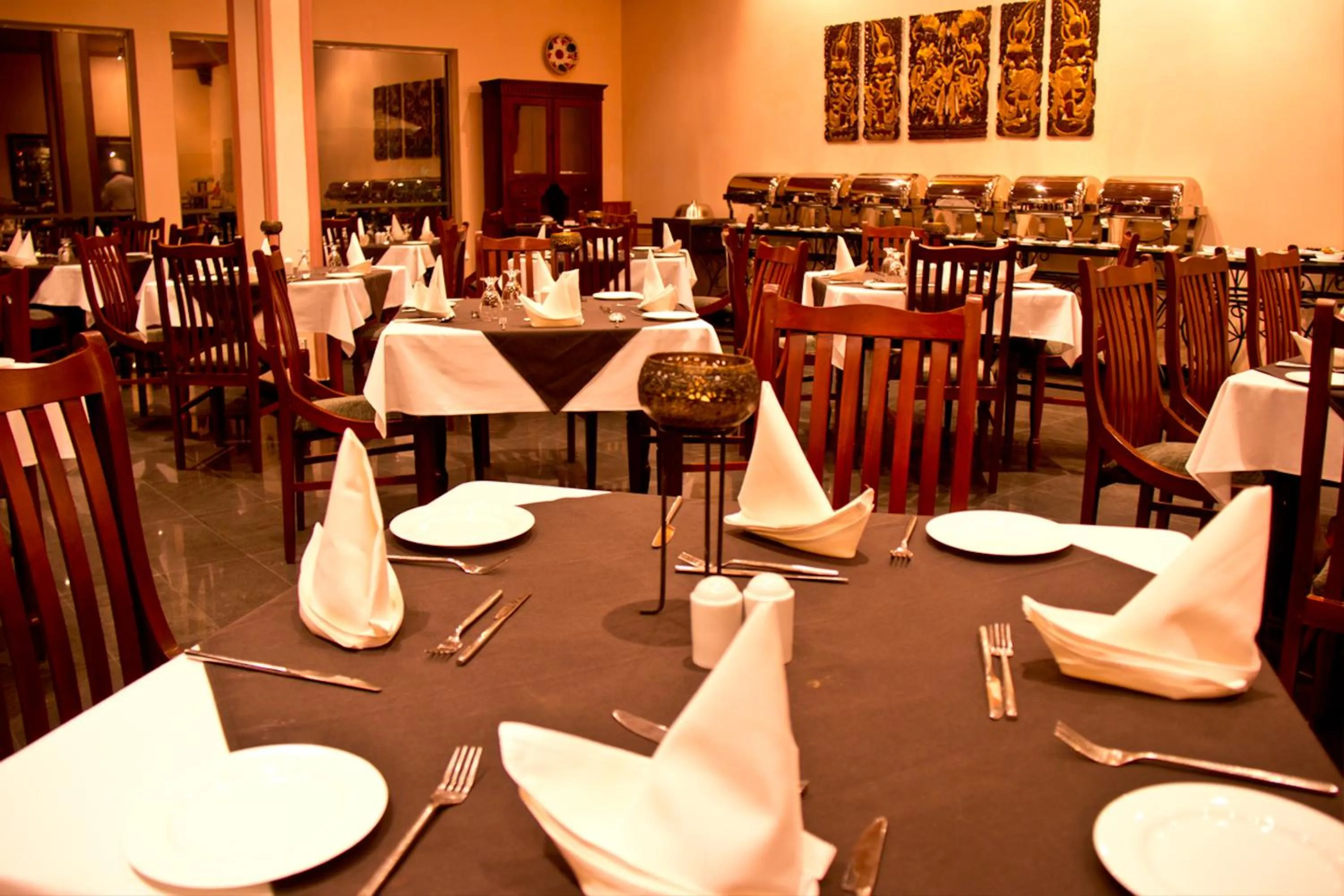 Restaurant/places to eat in Randholee Resort & Spa