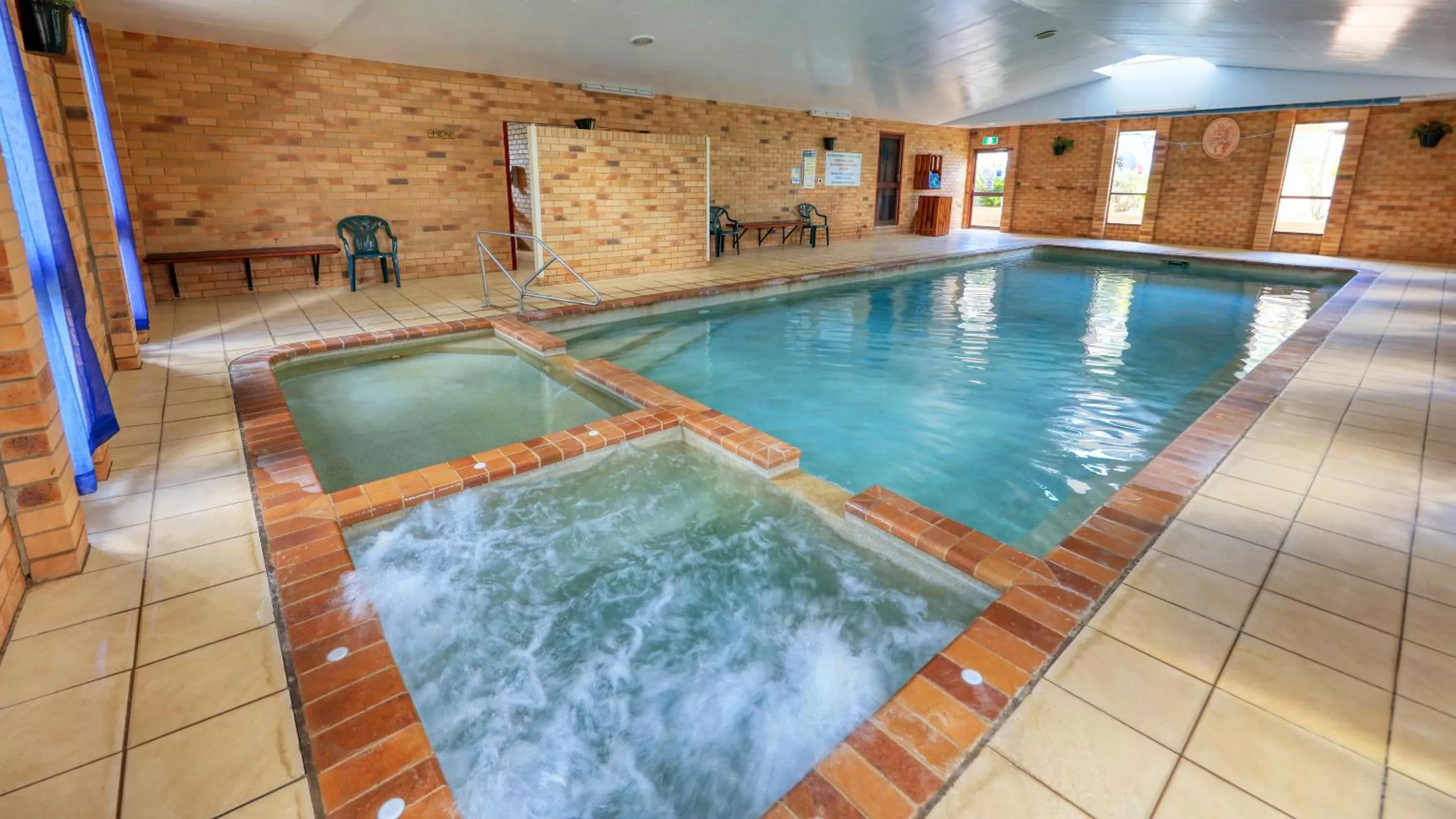 Spa and wellness centre/facilities in North Parkes Motel